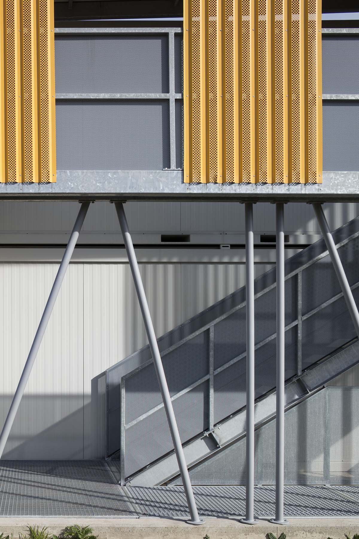 Wohnheim Container  Pagel und Henn Architekten      Architekturfotografie Jens Kirchner