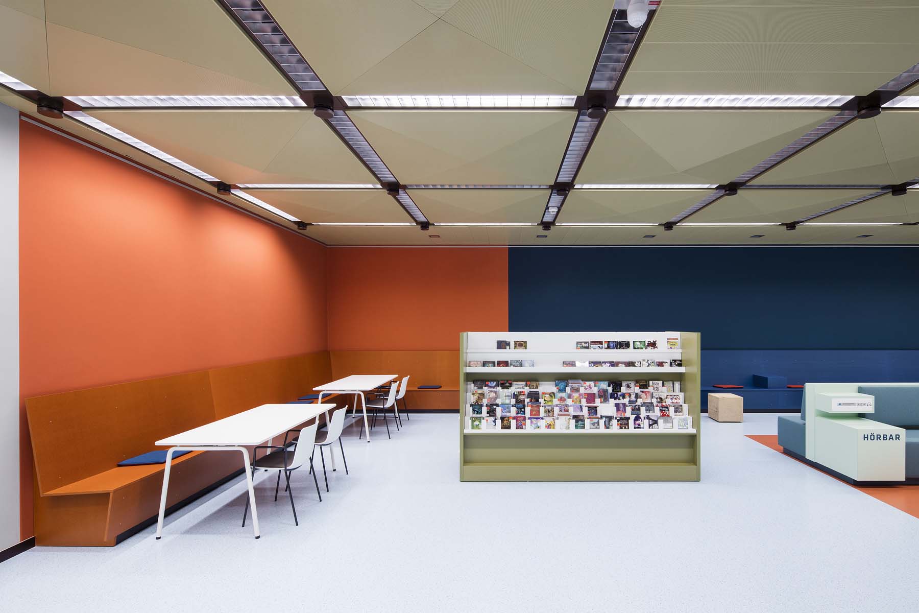 Bert Brecht Haus  Bibliothek Oberhausen  UKW Innenarchitekten      Architekturfotografie Jens Kirchner
