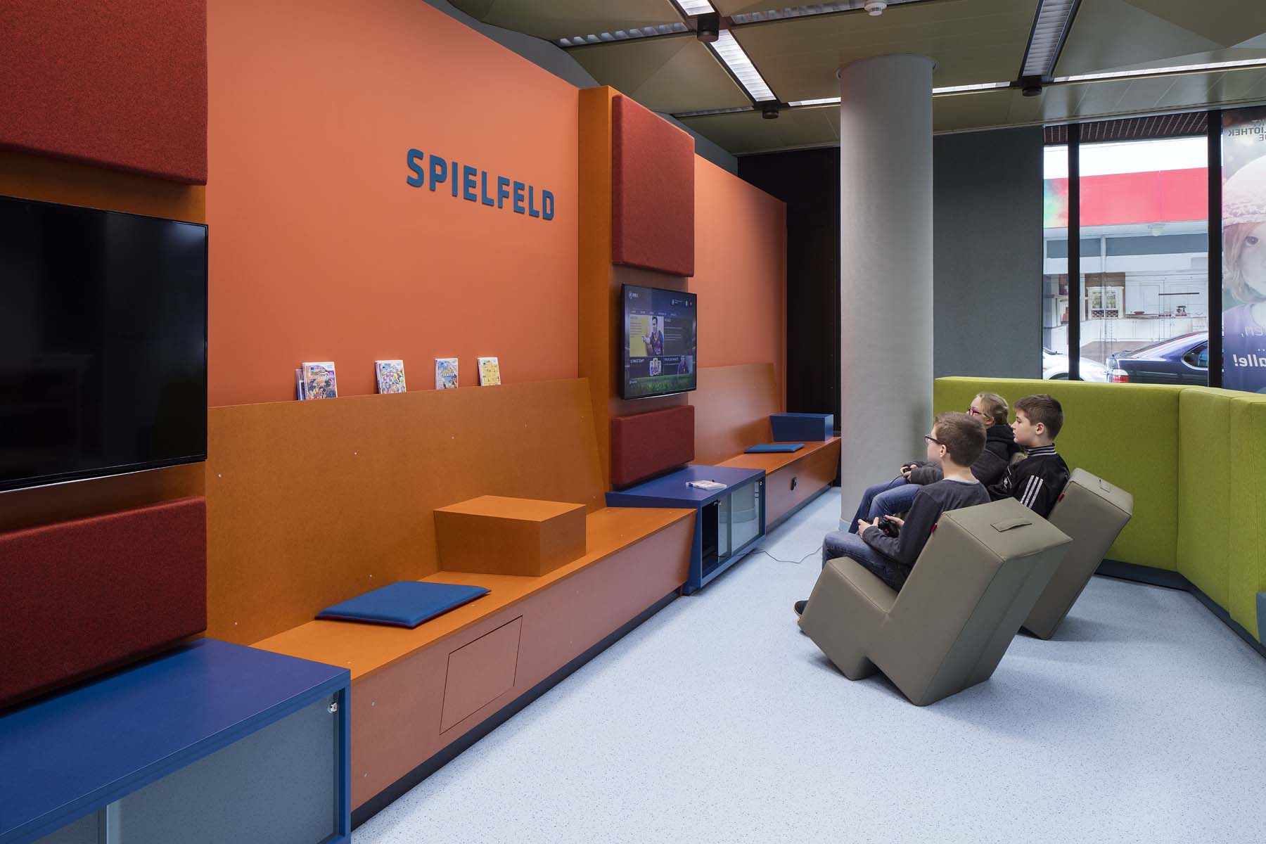 Bert Brecht Haus  Bibliothek Oberhausen  UKW Innenarchitekten      Architekturfotografie Jens Kirchner