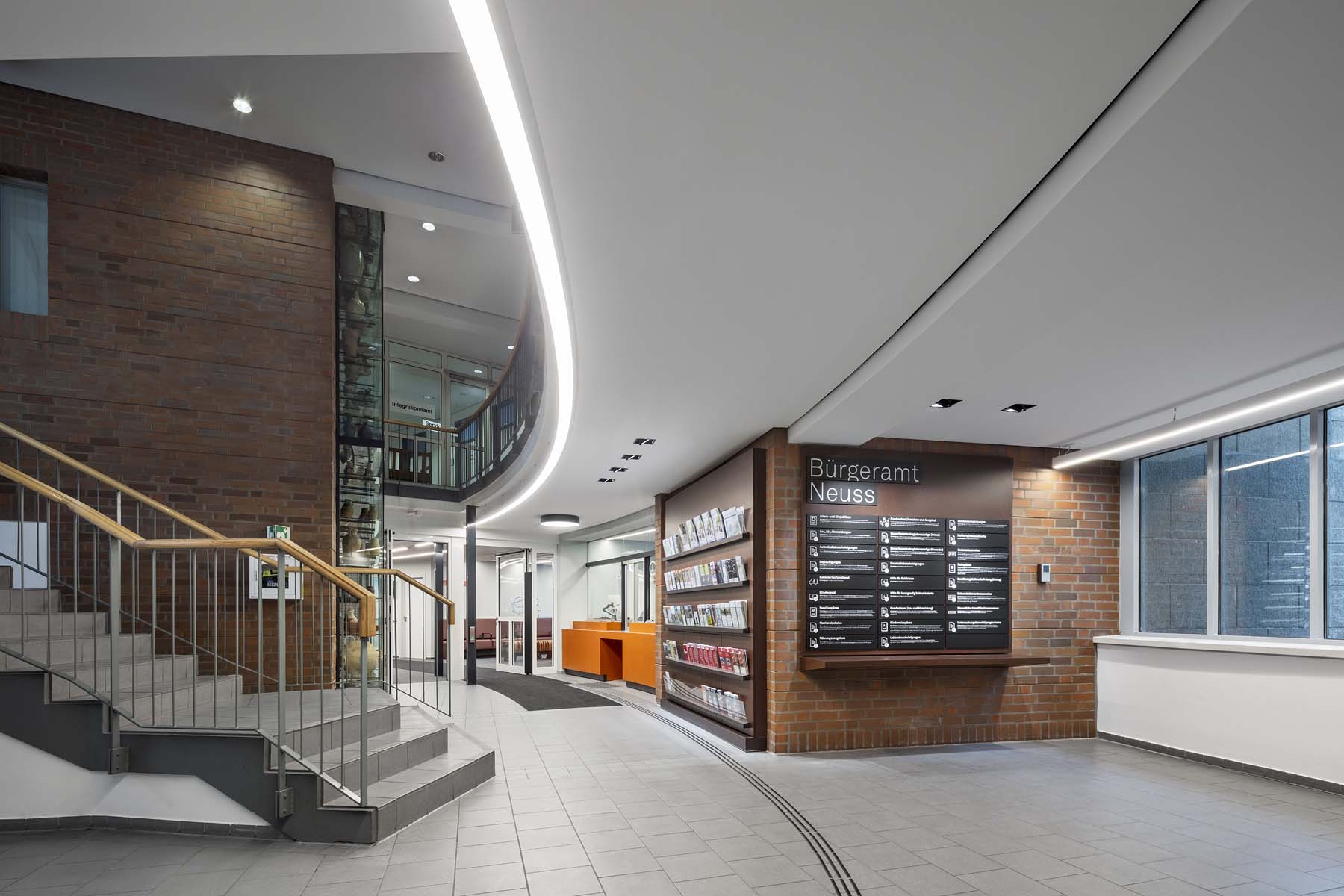 Bürgerbüro Neuss  UKW Innenarchitekten    Architekturfotografie Jens Kirchner