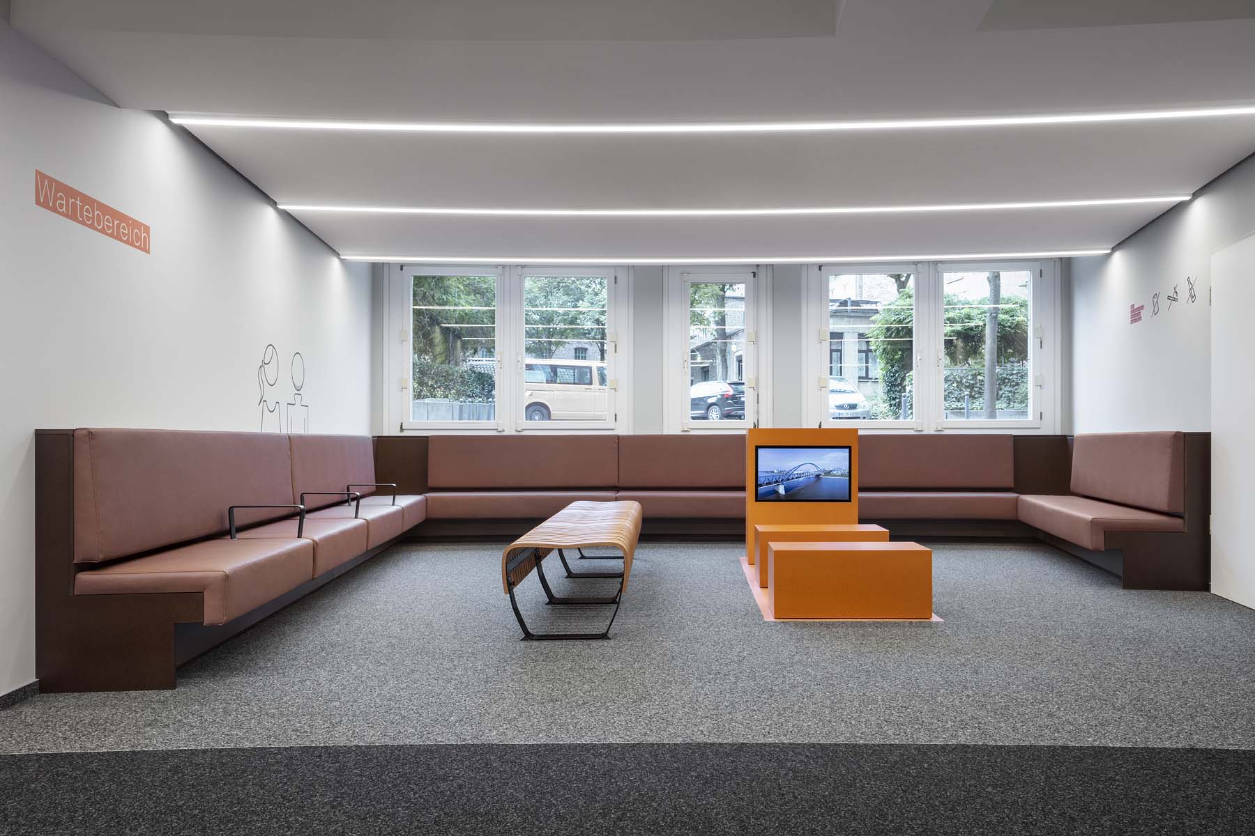 Bürgerbüro Neuss  UKW Innenarchitekten    Architekturfotografie Jens Kirchner