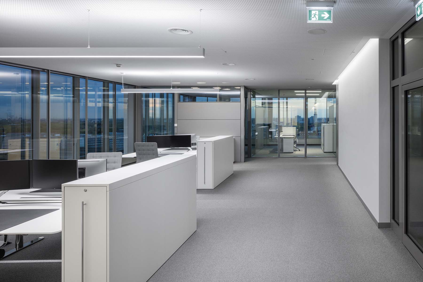 Firmenzentrale Klöckner Duisburg Arens Faulhaber Lichtplanerinnen Bürozone     Architekturfotografie Jens Kirchner