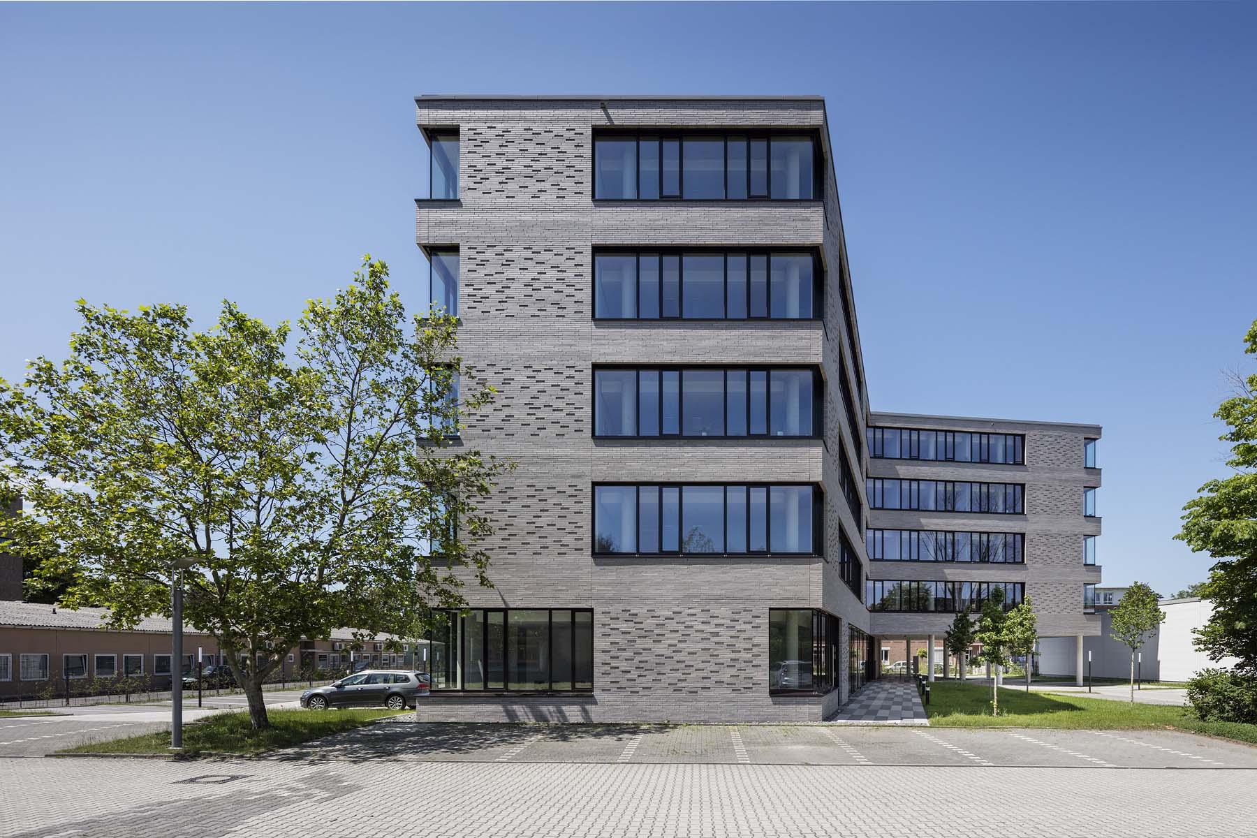 Bürogebäude PVS Mülheim Kovacs Architekten Rückansicht   Architekturfotografie Jens Kirchner