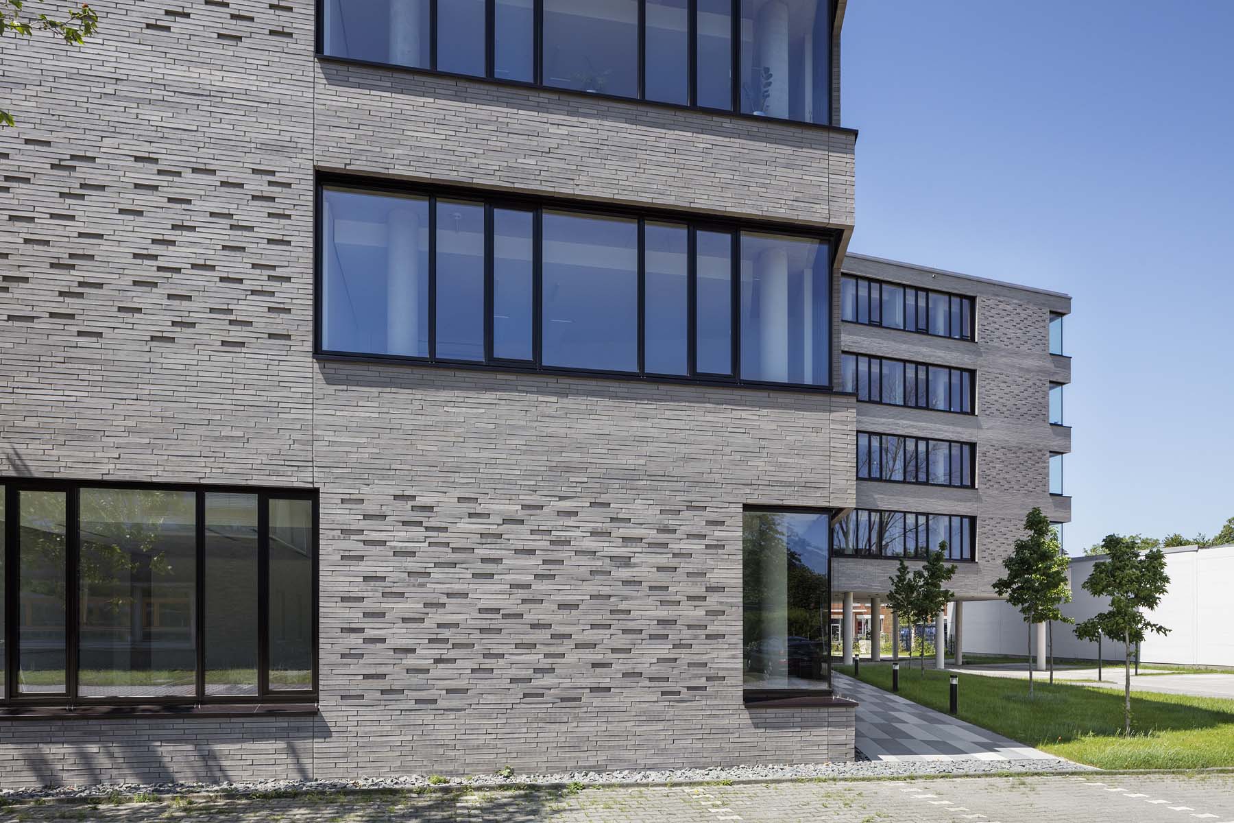 Bürogebäude PVS Mülheim Kovacs Architekten Fassadendetail     Architekturfotografie Jens Kirchner