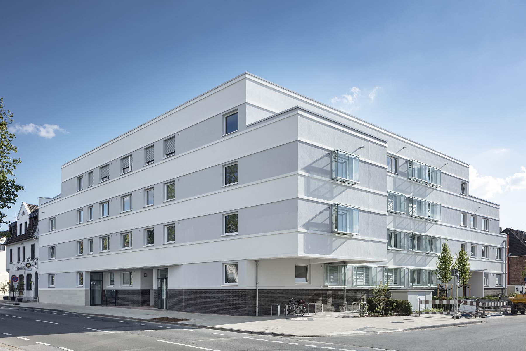 Wohnungsbau Hilden  Pagel Henn Architekten  Gesamtansicht Innenhof Rückseite Architekturfotografie Jens Kirchner