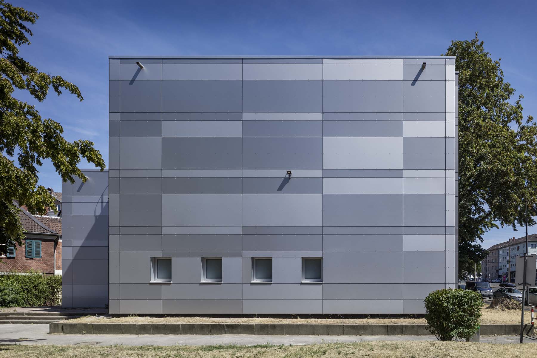 Sporthalle Essen  Schröder Partner Architekten   Frontansicht Architekturfotografie Jens Kirchner