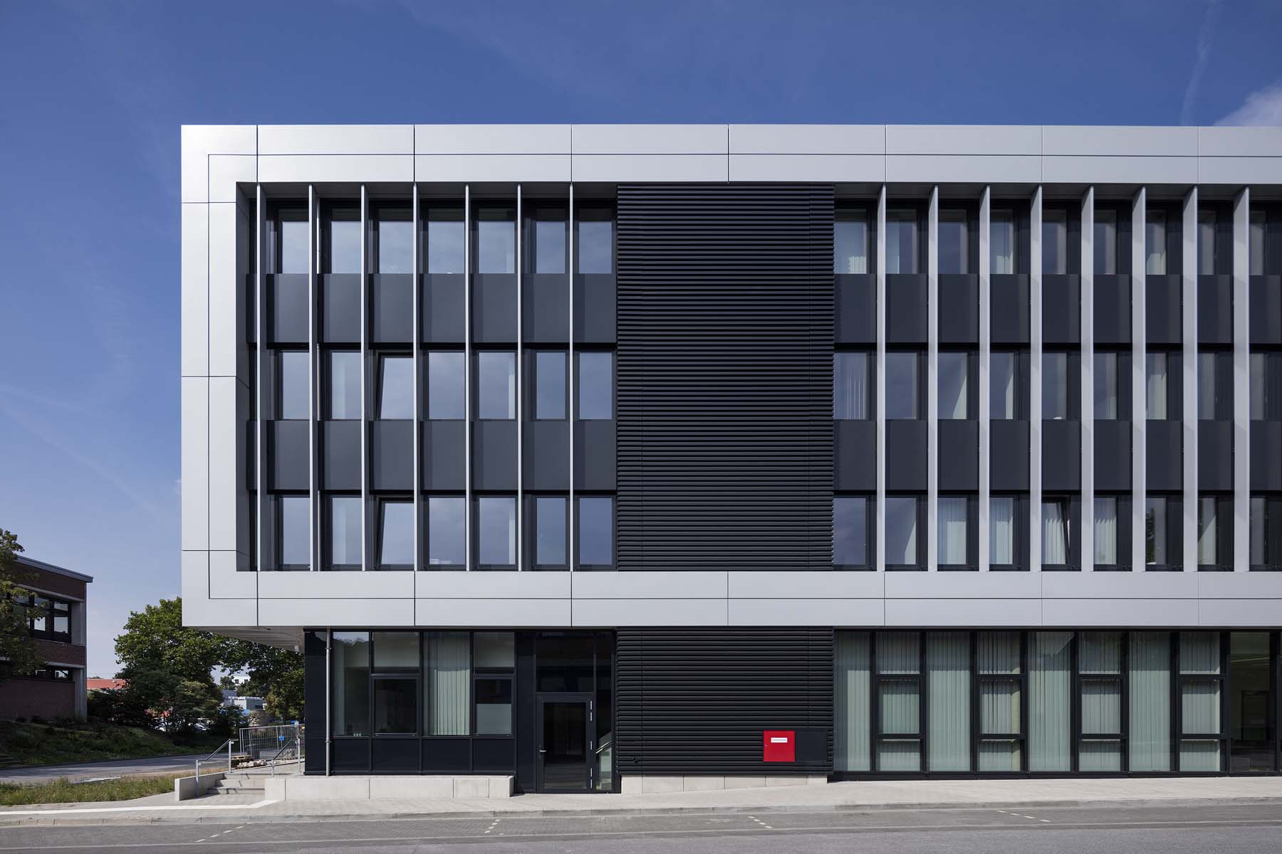 Medizinische Forschung Düsseldorf  Hahn Helten  Fassade Ausschnitt Architekturfotografie Jens Kirchner