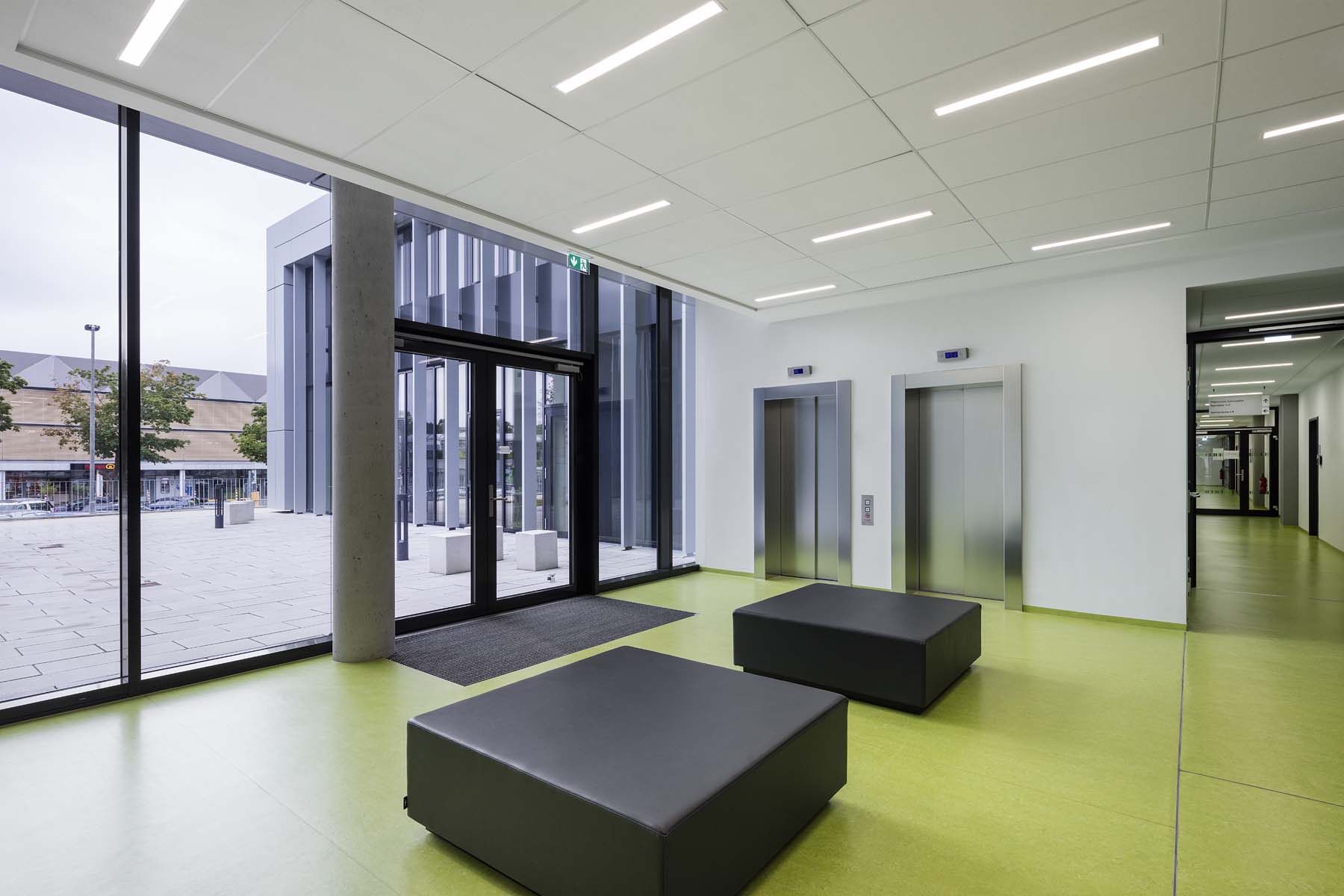 Medizinische Forschung Düsseldorf  Hahn Helten  Innenraum Warten Foyer  Architekturfotografie Jens Kirchner