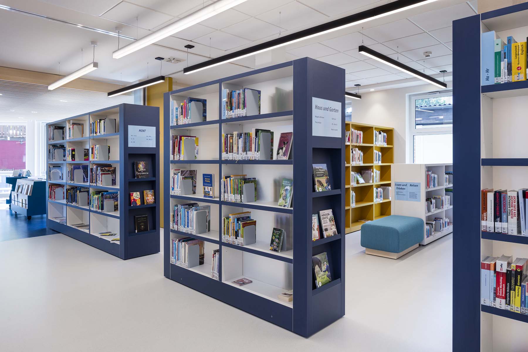 Bibliothek Verl UKW Innenarchitekten       	 Architekturfotografie Jens Kirchner