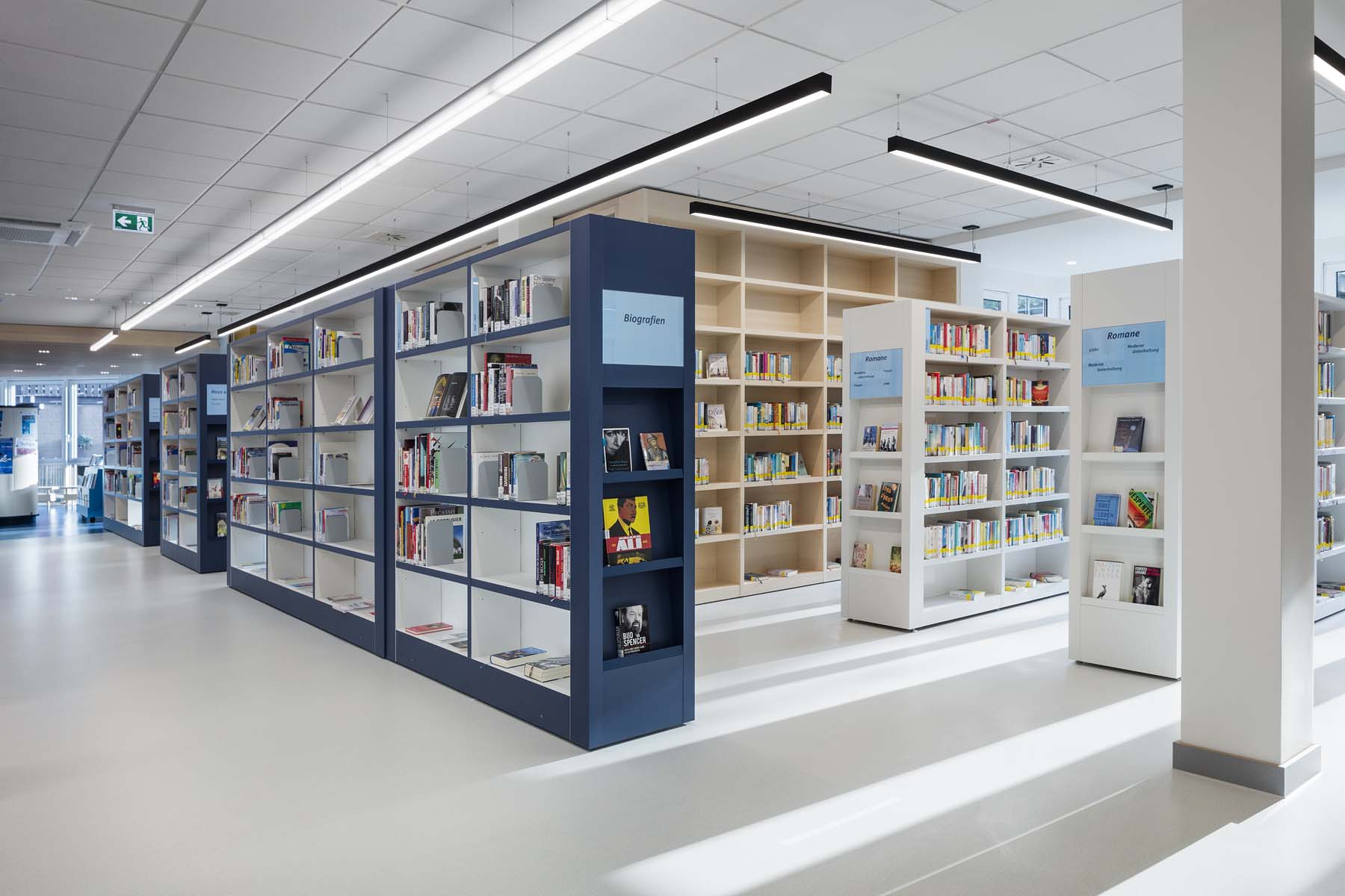 Bibliothek Verl UKW Innenarchitekten       	 Architekturfotografie Jens Kirchner