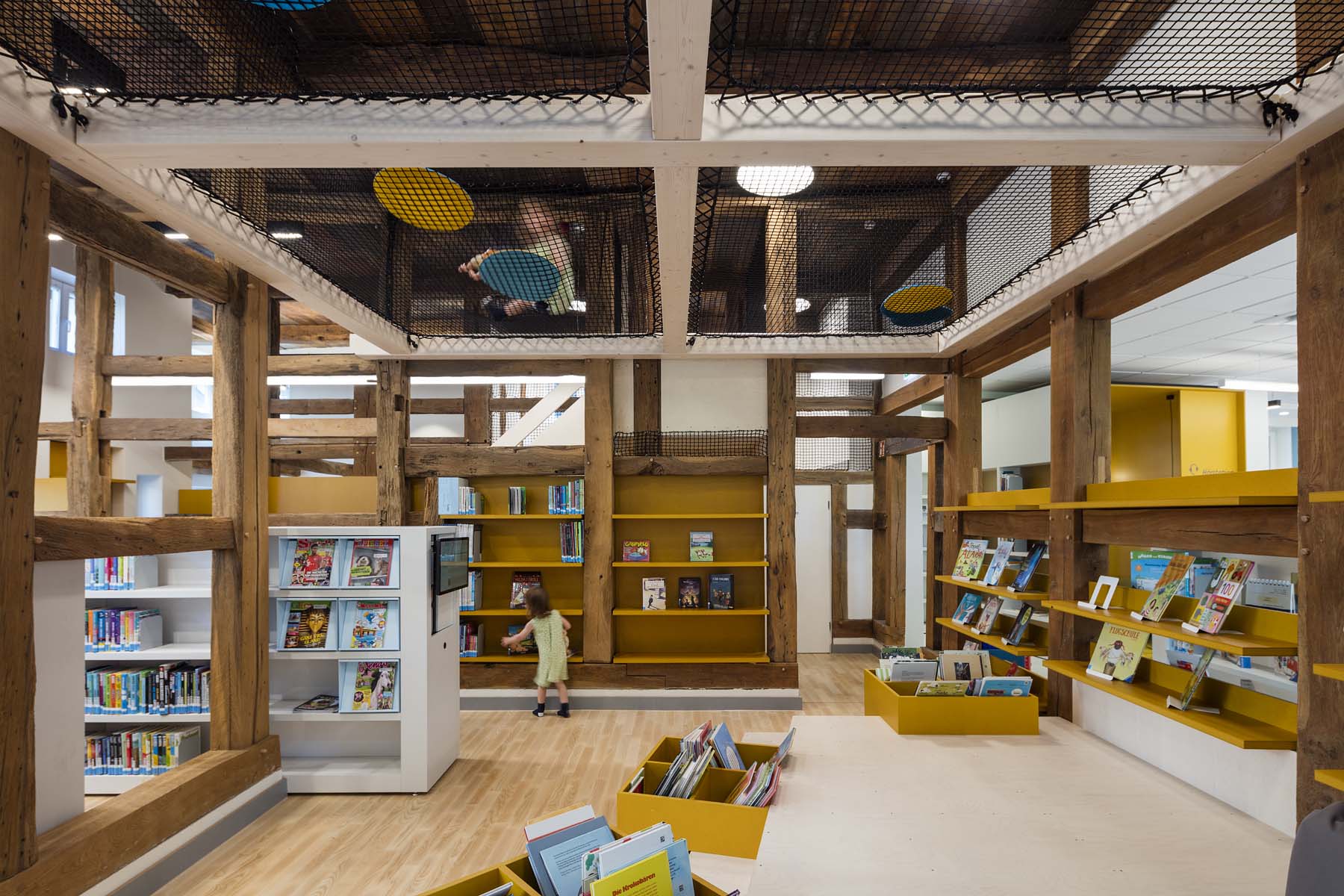 Bibliothek Verl UKW Innenarchitekten       	 Architekturfotografie Jens Kirchner