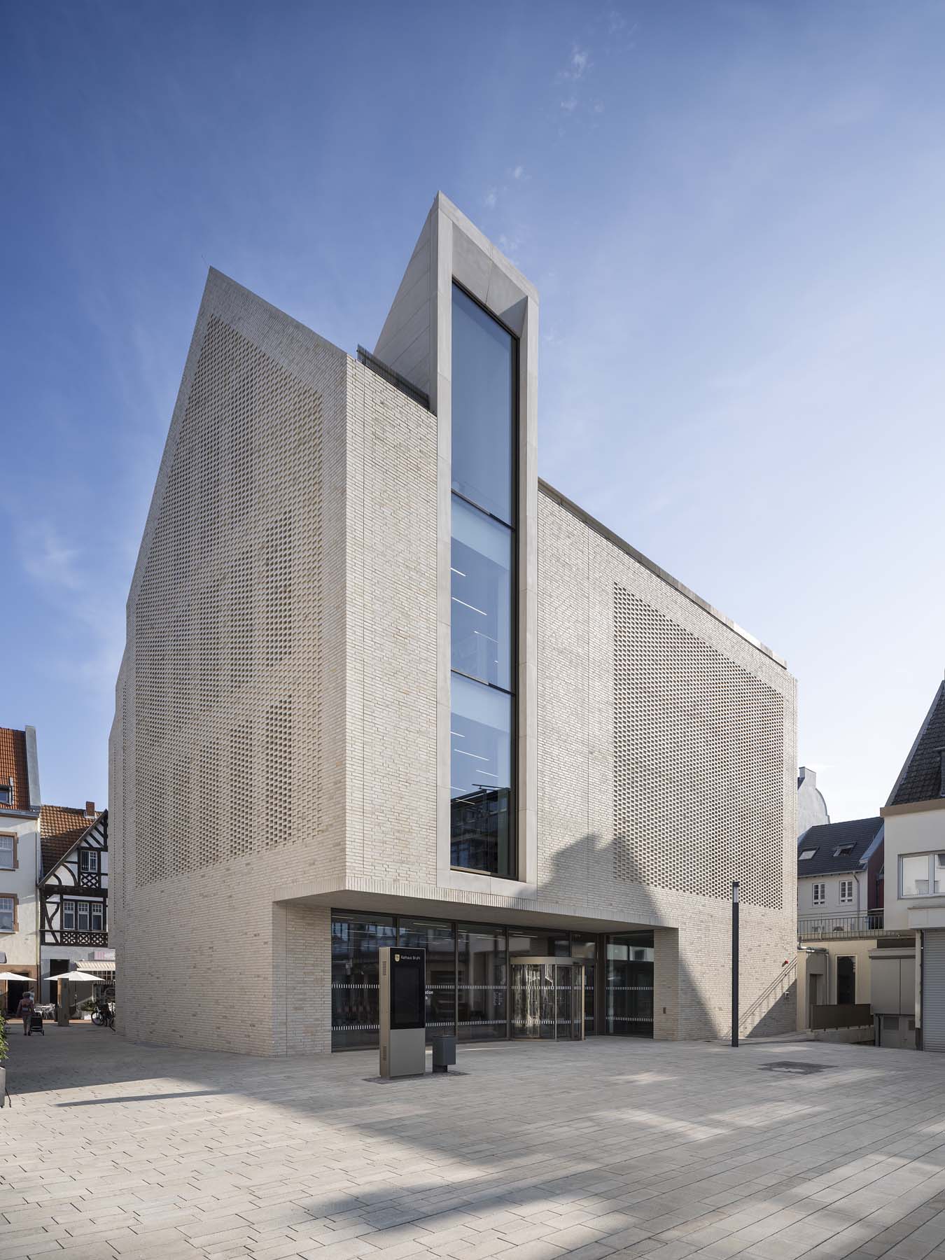 Bibliothek Bürgeramt Brühl   JSWD Architekten UKW Innenarchitekten   ArchitekturFotografie Jens Kirchner