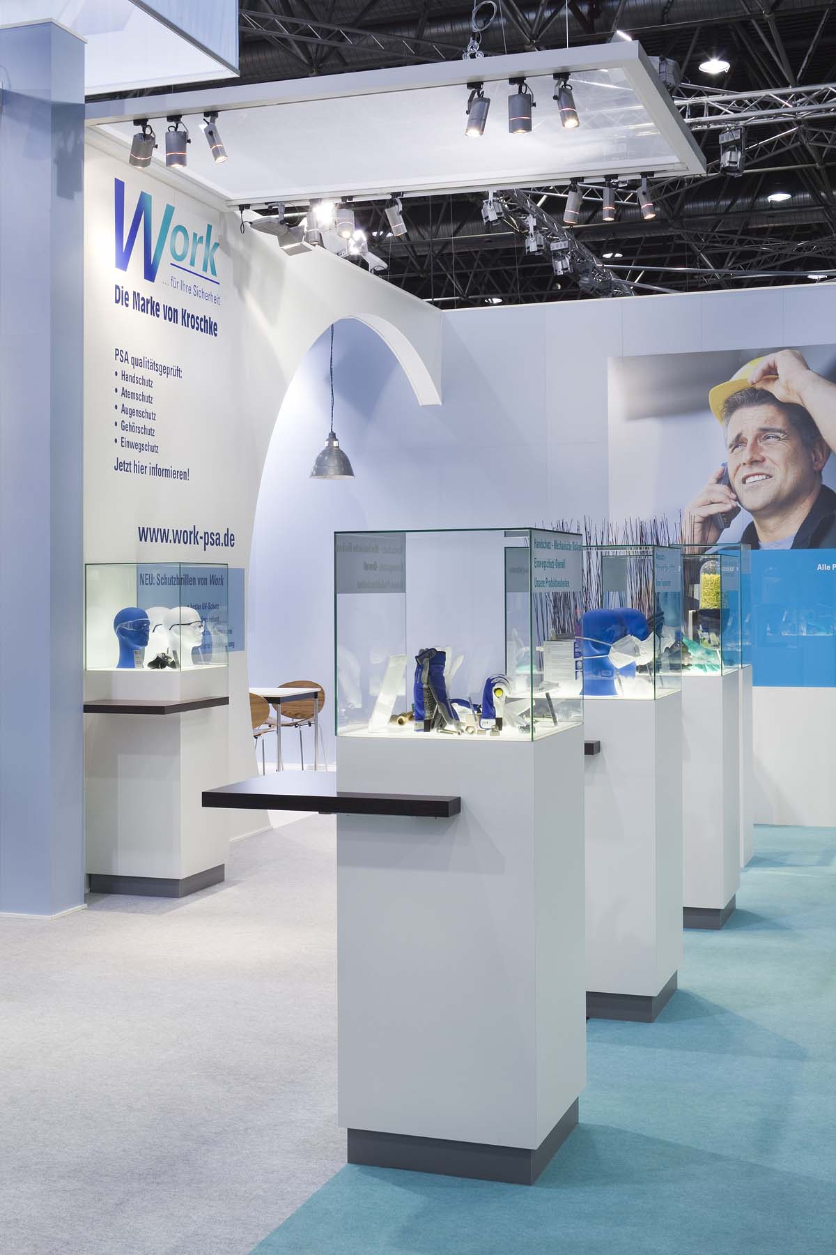 Messestand Hallmann Kroschke Messe Düsseldorf Produkt Vitrine