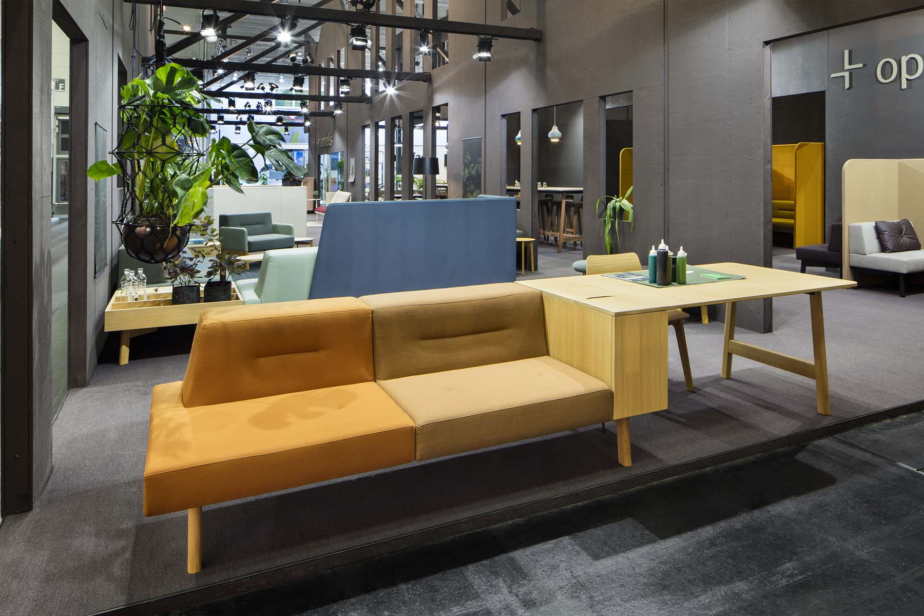 Ophelis Messestand Messe Orgatec Köln Produkt Möbel