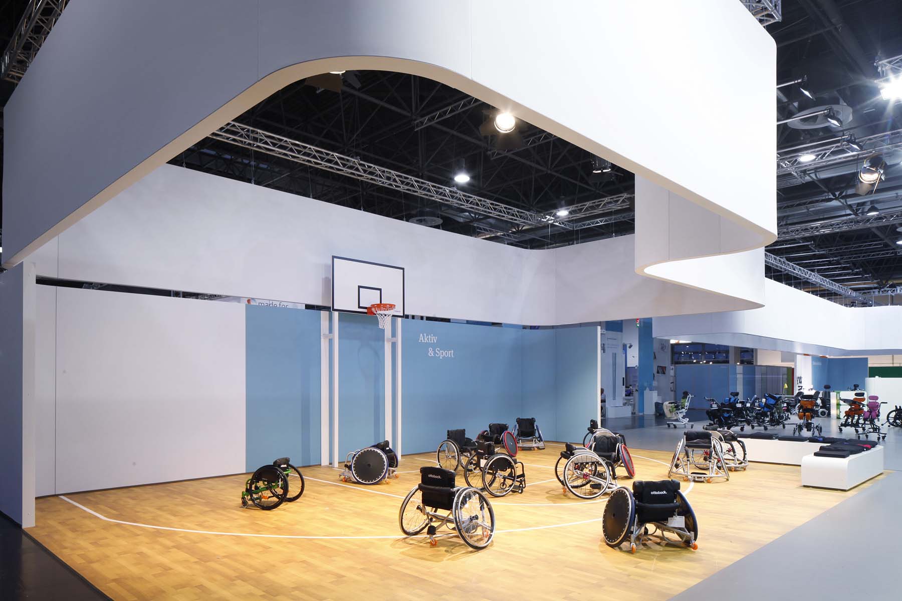 Ottobock Messestand Rehacare Düsseldorf Spielfeld