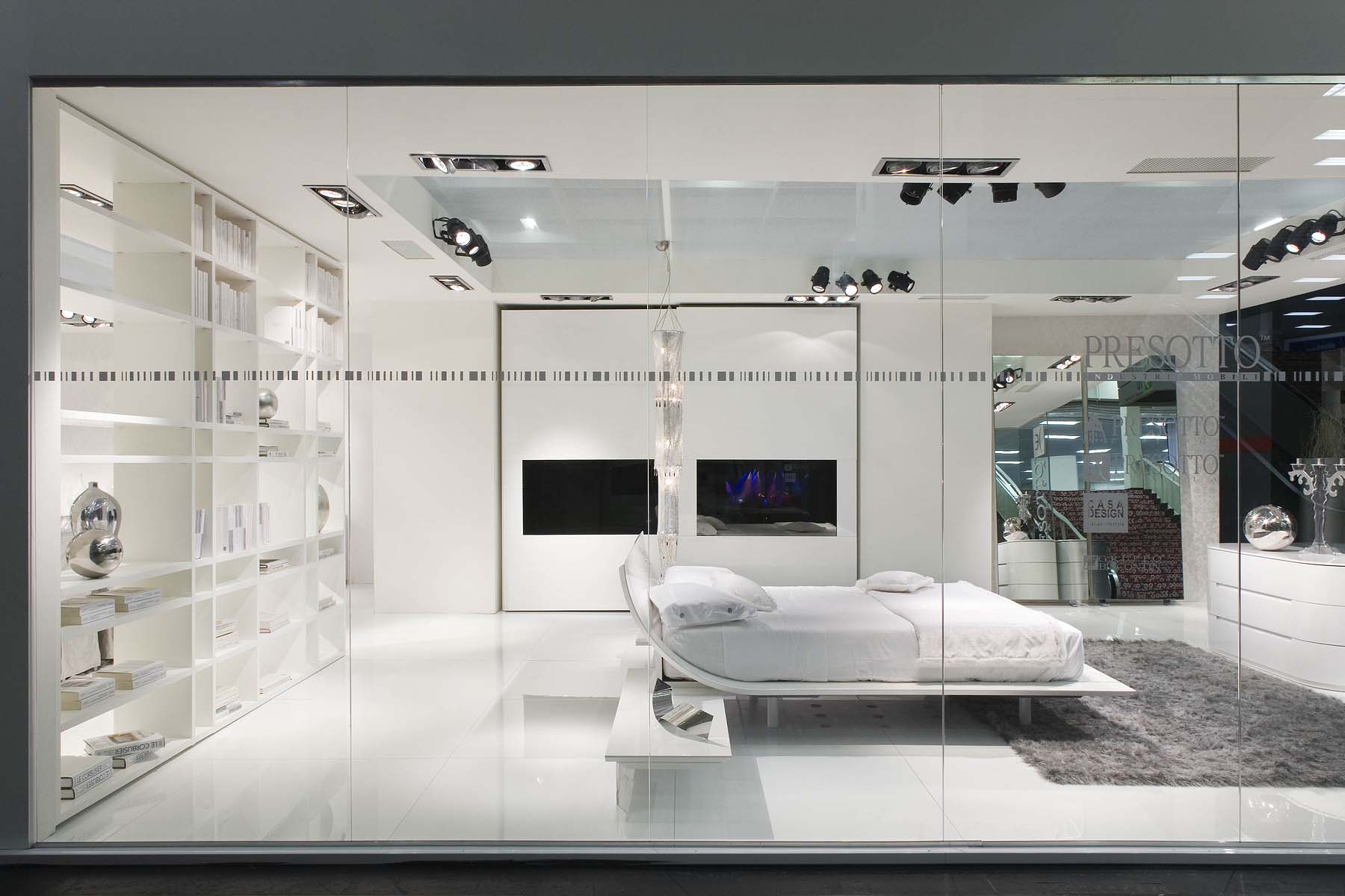Presotto Messestand IMM Köln Längsseite