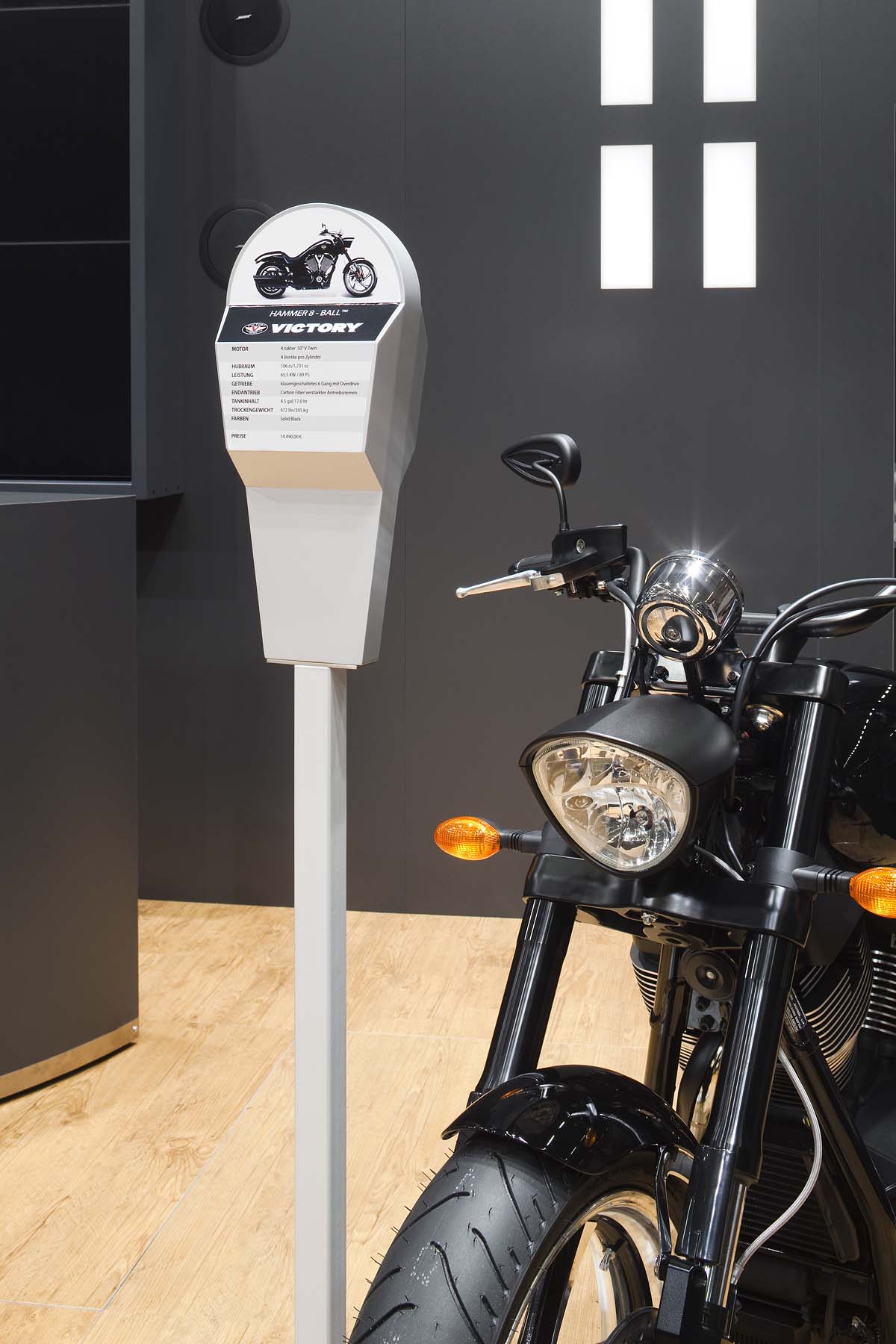 Polaris Victory Messestand Messe Köln Detail Produktinfo