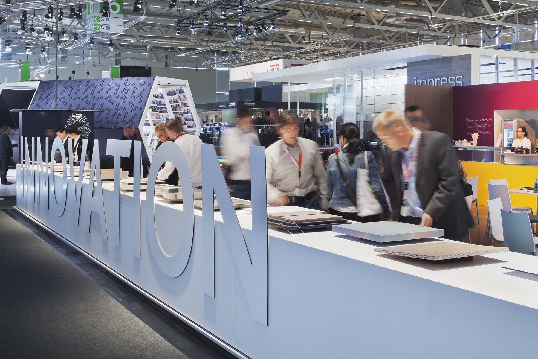 Piazza Messestand Interzum Köln Produkt Messepublikum