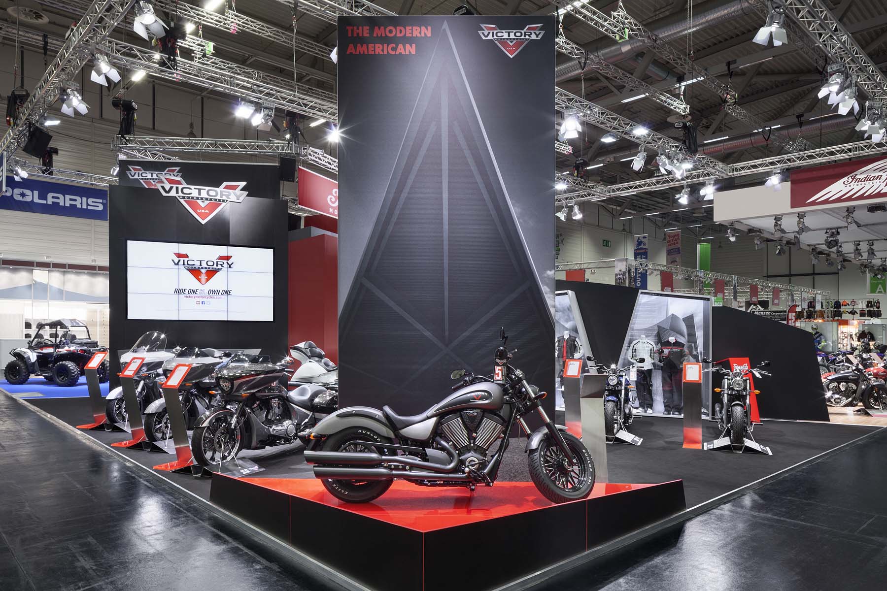 Polaris Victory Messestand Köln Messe Gesamtansicht