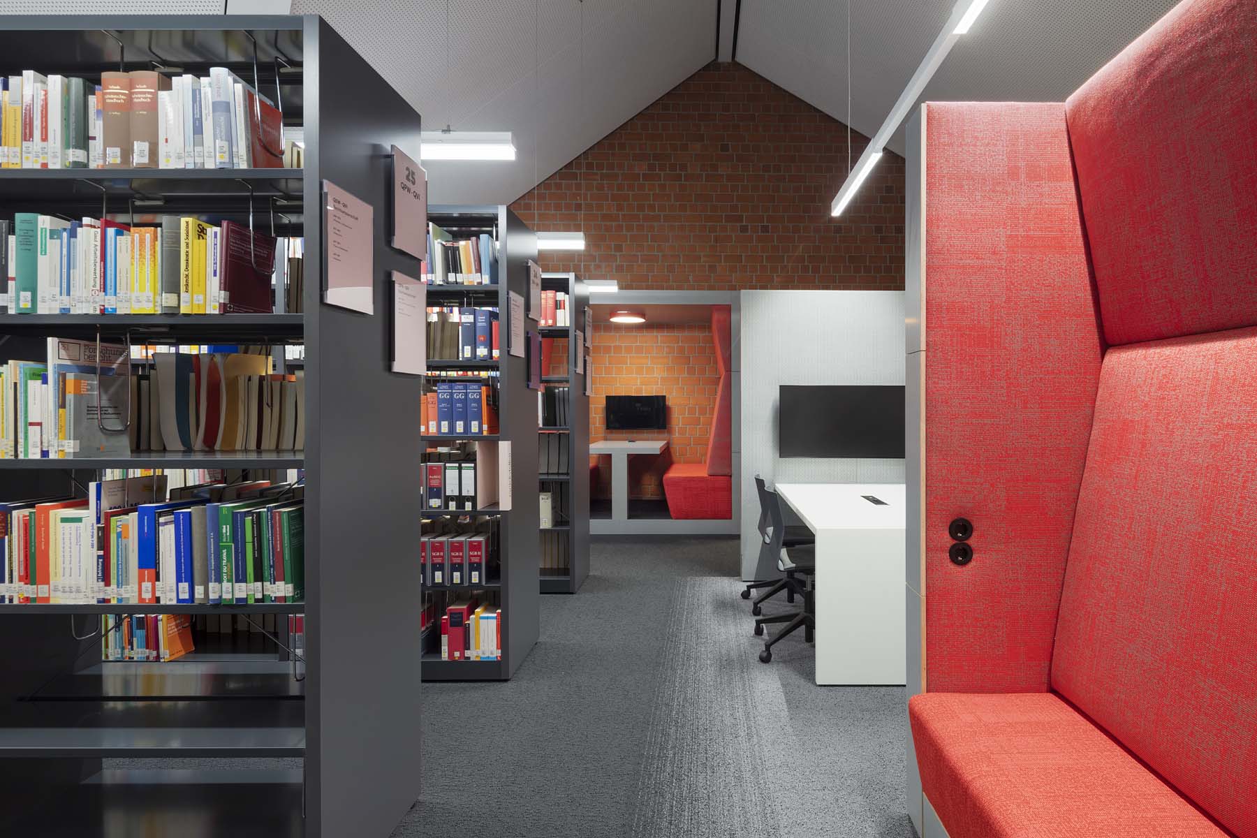 Bibliothek Emden  UKW Innenarchitekten     Architekturfotografie Jens Kirchner