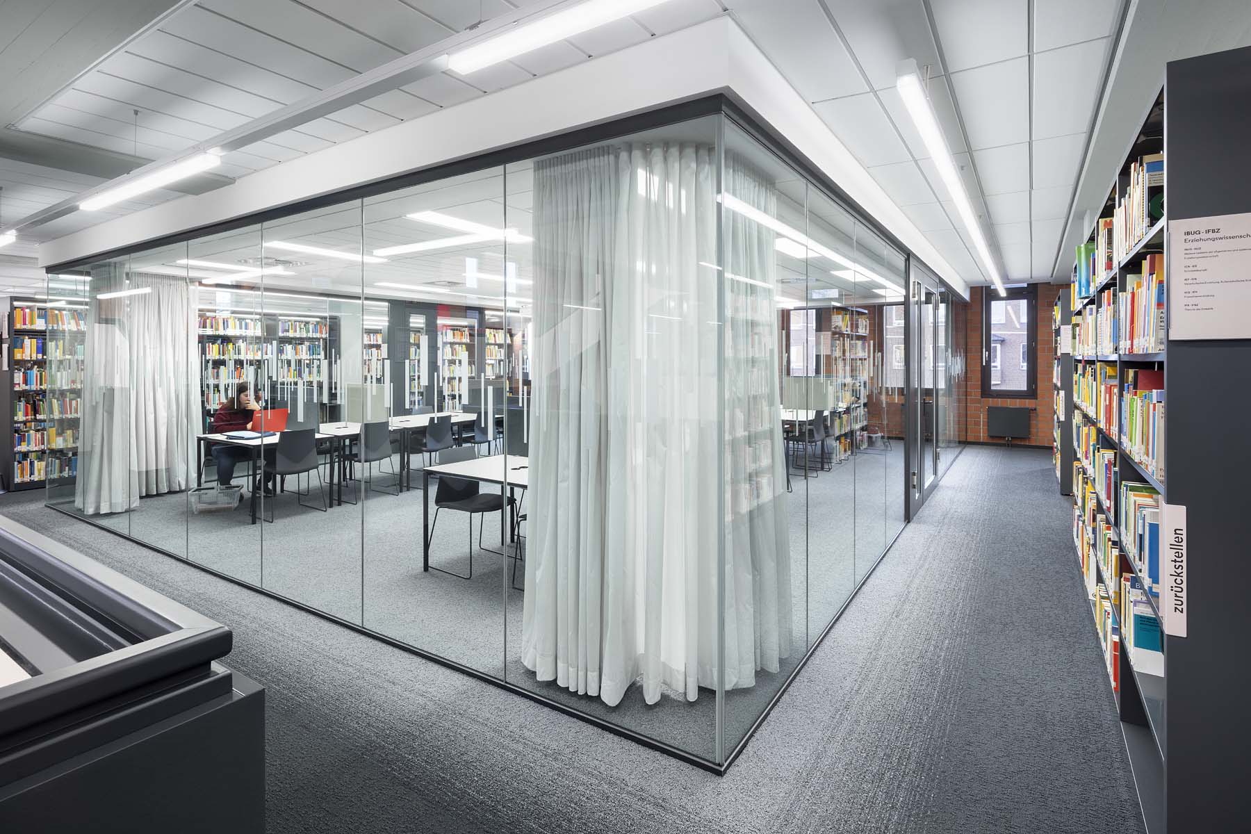 Bibliothek Emden  UKW Innenarchitekten     Architekturfotografie Jens Kirchner