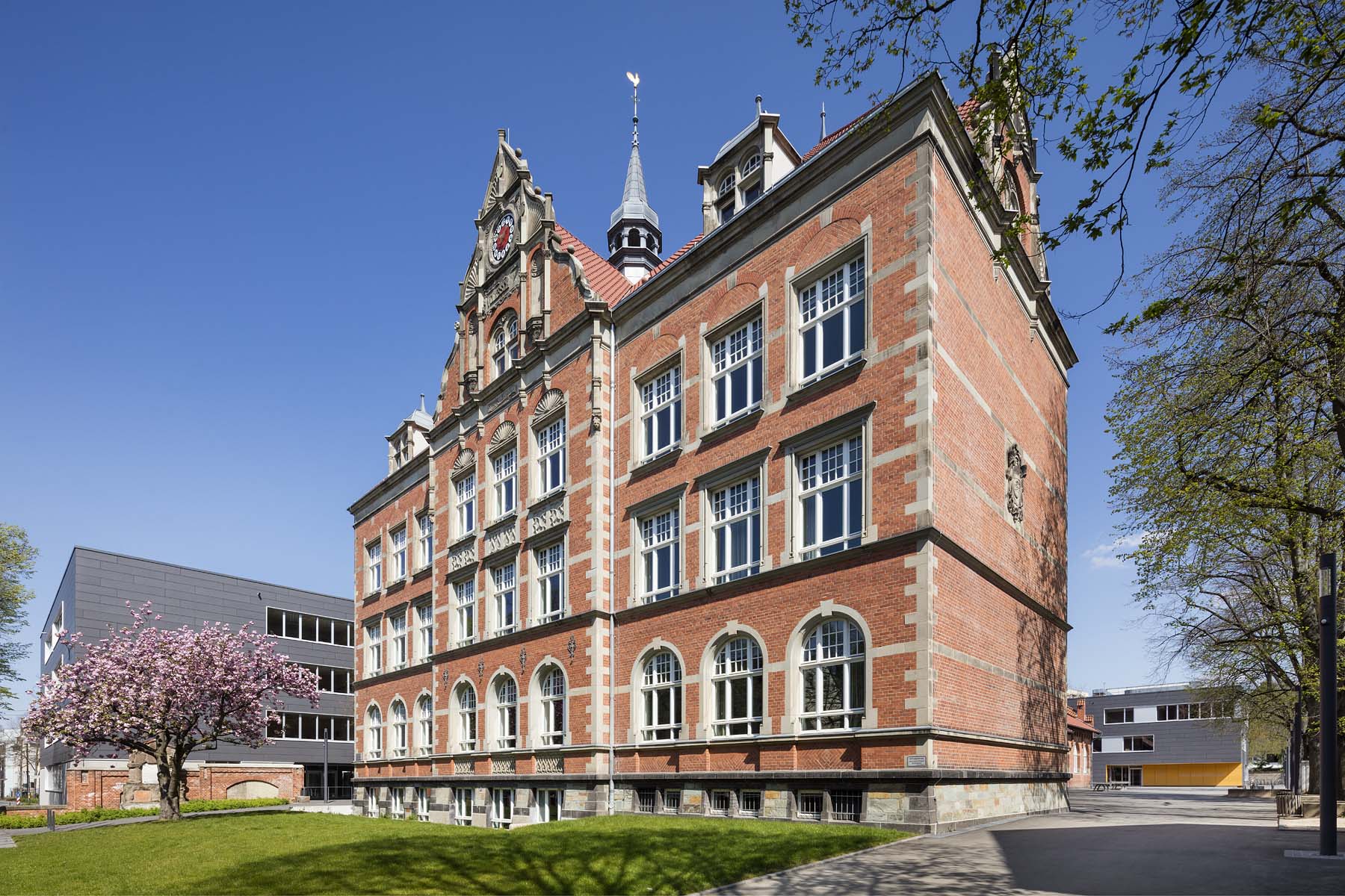 Marie Kahle Schule  Bonn Hahn und Helten Architektur Gesamtansicht Fassade Architekturfotografie Jens Kirchner