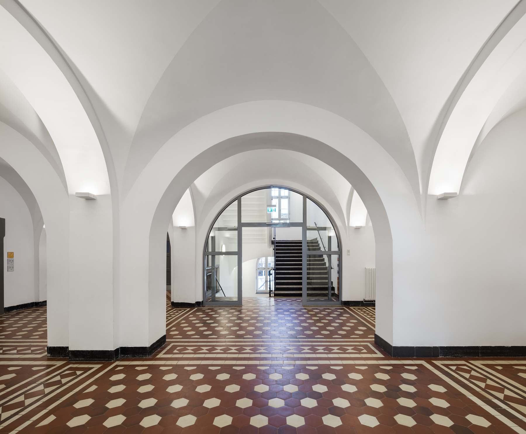 Marie Kahle Schule  Bonn Hahn und Helten Architektur Flur Altbau   Architekturfotografie Jens Kirchner