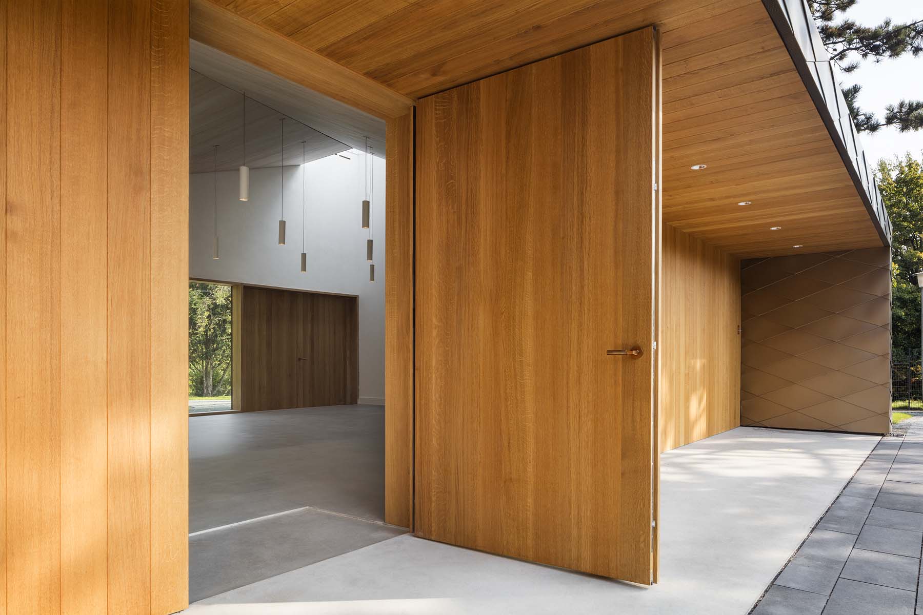 Trauerhalle Bochum  Schmitz Architekten  Eingang Tür Architekturfotografie Jens Kirchner