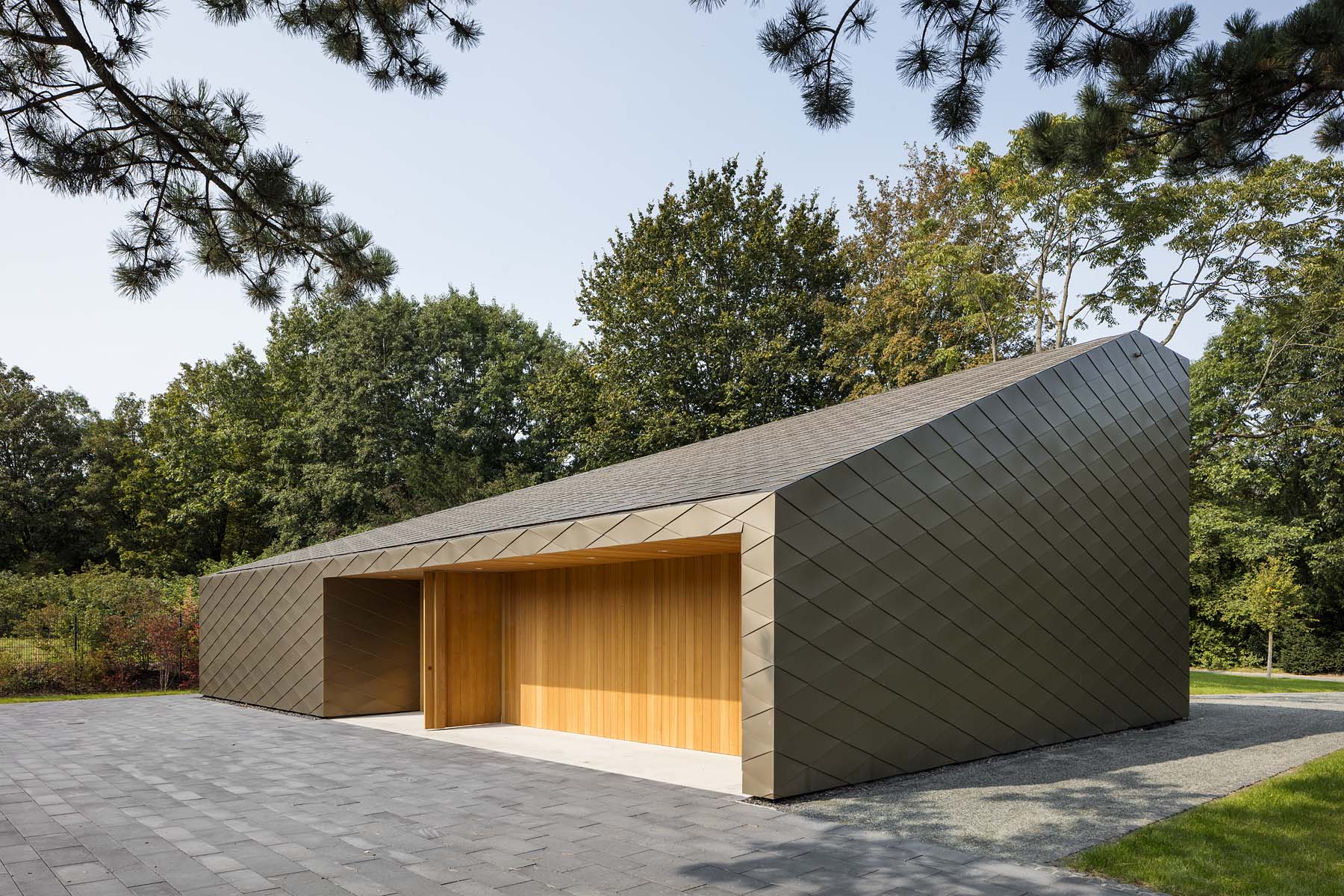 S Trauerhalle Bochum  Schmitz Architekten Gesamtansicht Architekturfotografie Jens Kirchner