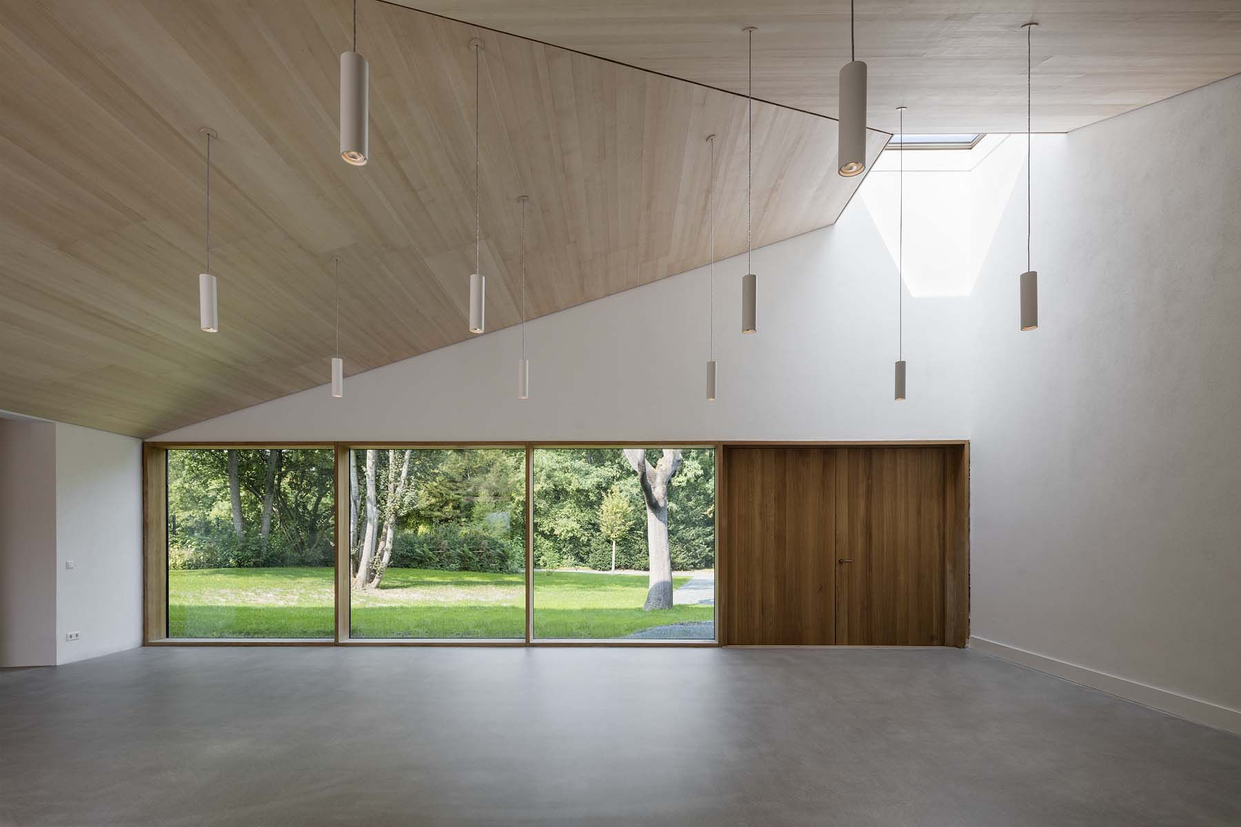 Trauerhalle Bochum  Schmitz Architekten Innenraum Oberlicht Architekturfotografie Jens Kirchner