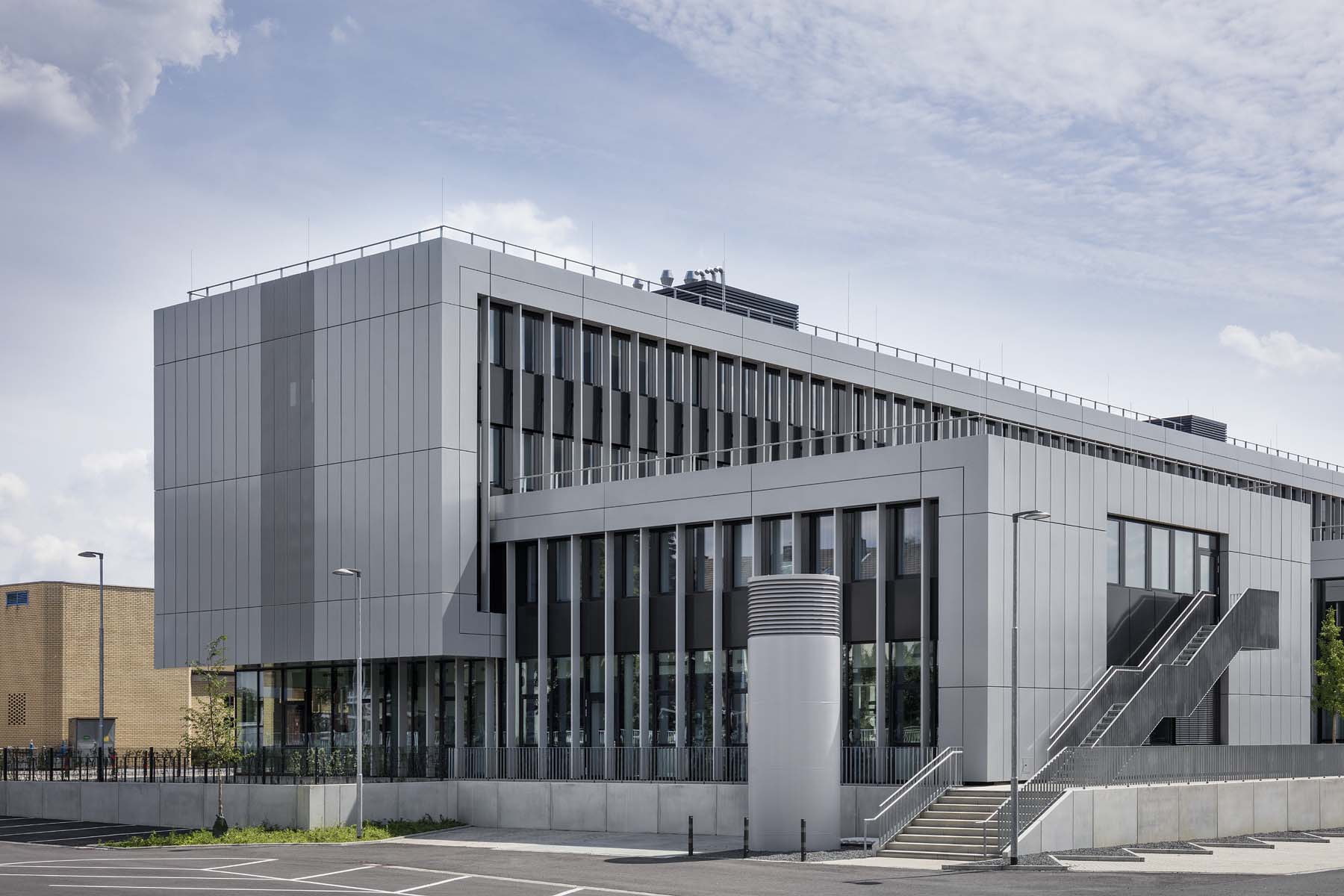 Medizinische Forschung Düsseldorf  Hahn Helten  Gesamtansicht  Architekturfotografie Jens Kirchner