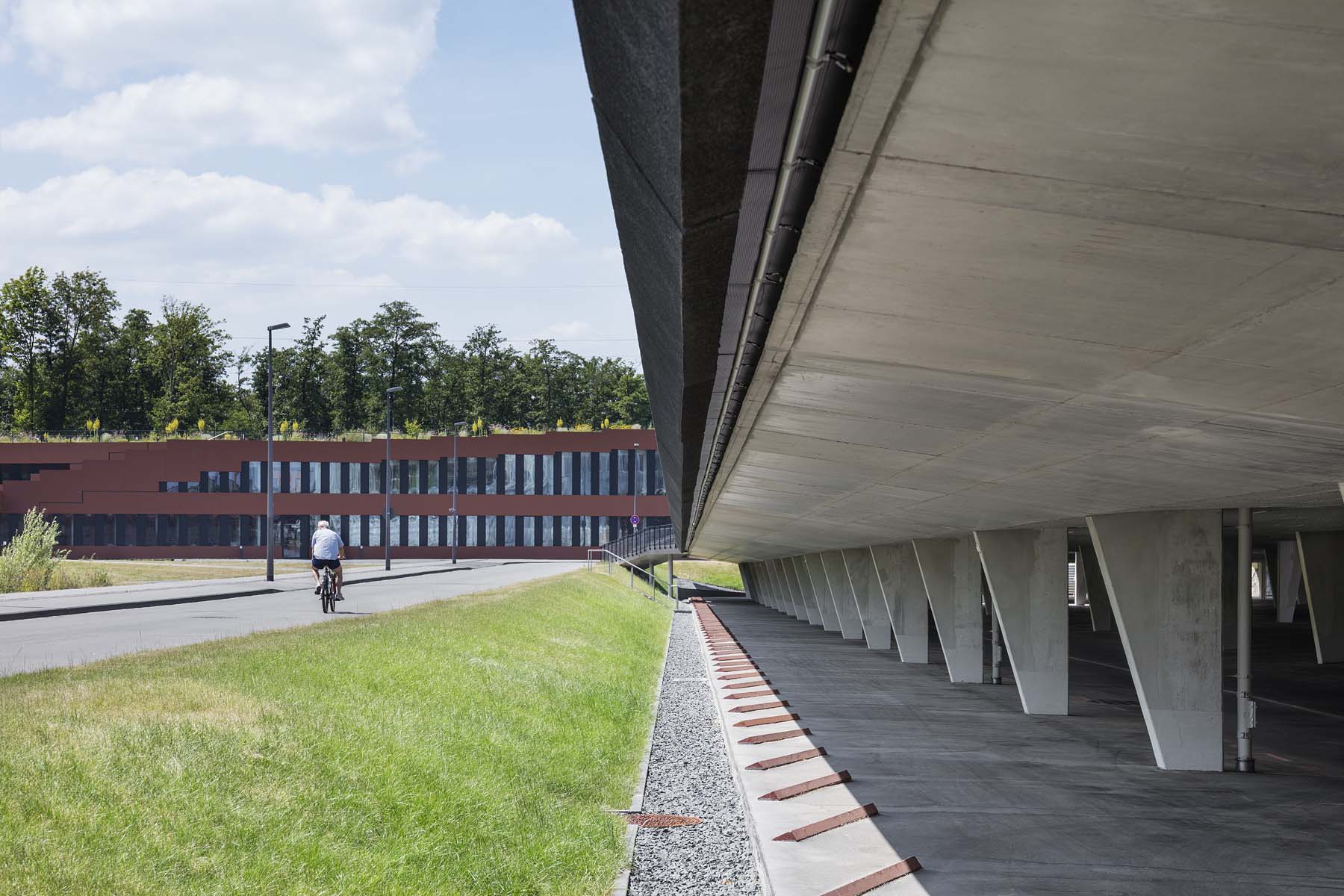 Parkhaus RAG Zeche Zollverein Kadawittfeldarchitektur Tragwerk RAG Ansicht Architekturfotografie Jens Kirchner
