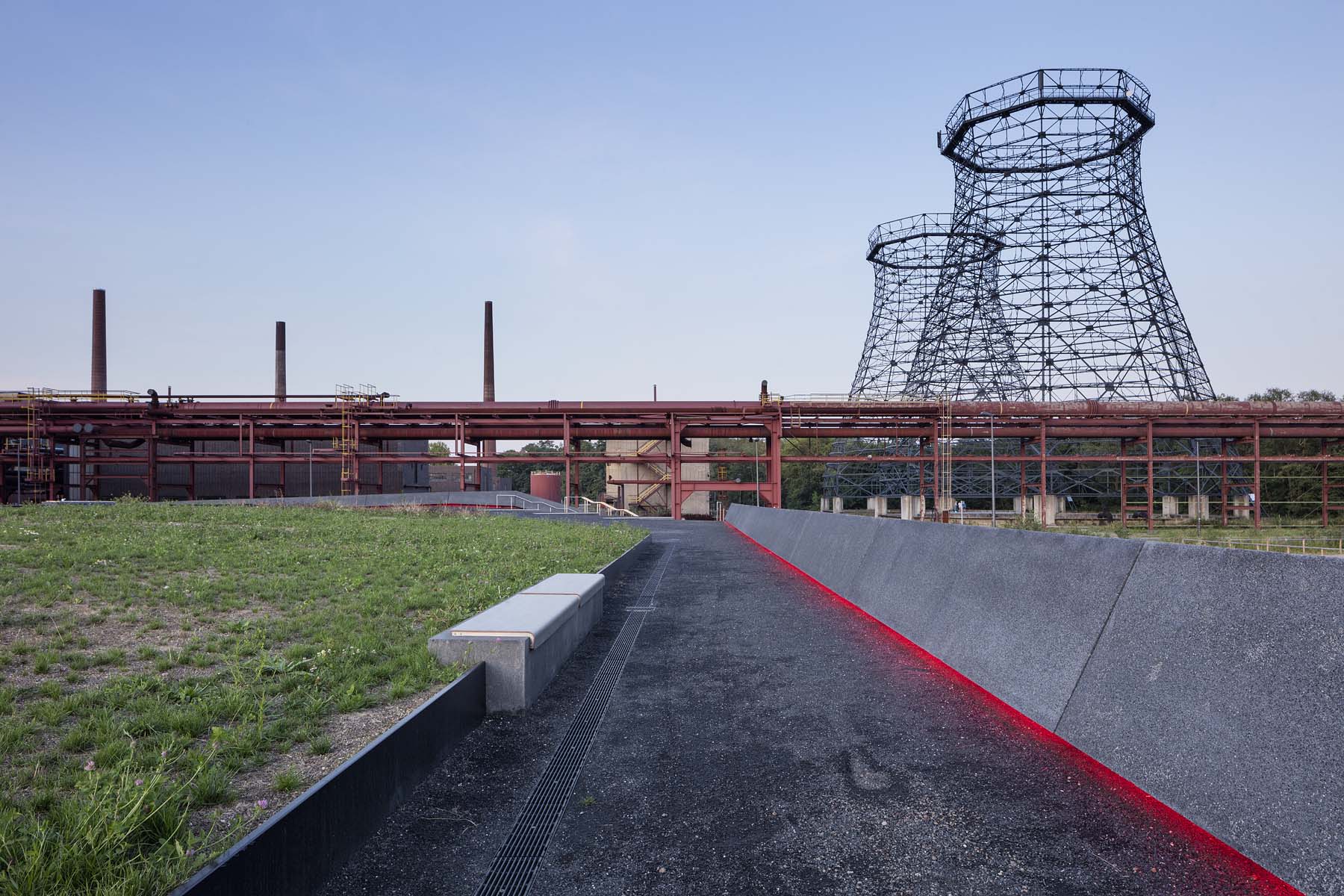 Parkhaus RAG Zeche Zollverein Kadawittfeldarchitektur Nacht Licht  Architekturfotografie Jens Kirchner