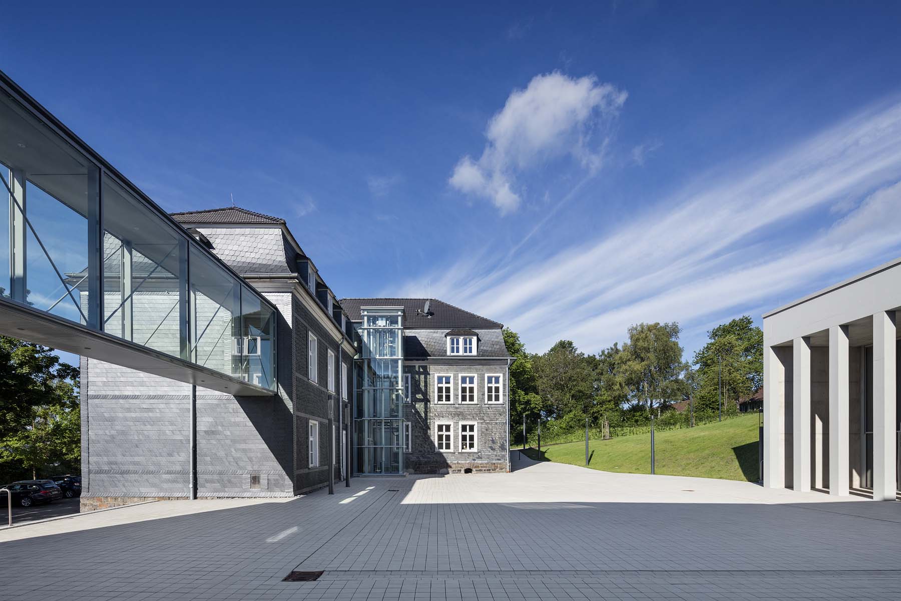 Bürgerdorf Waldbröl Archwerk       Brücke Platz alt neu Architekturfotografie Jens Kirchner