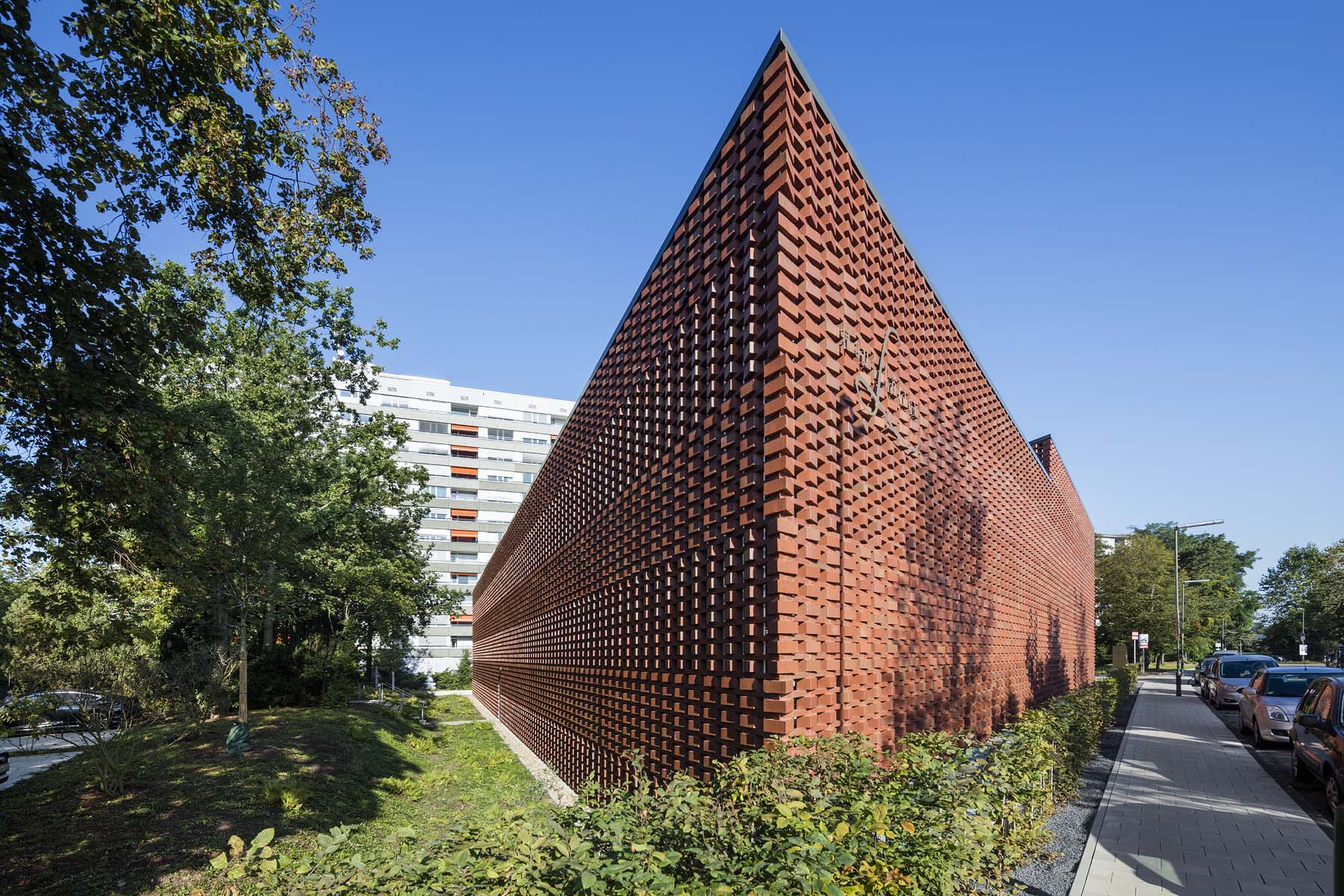 Parkhaus Düsseldorf Planbar Architekten       	 Architekturfotografie Jens Kirchner