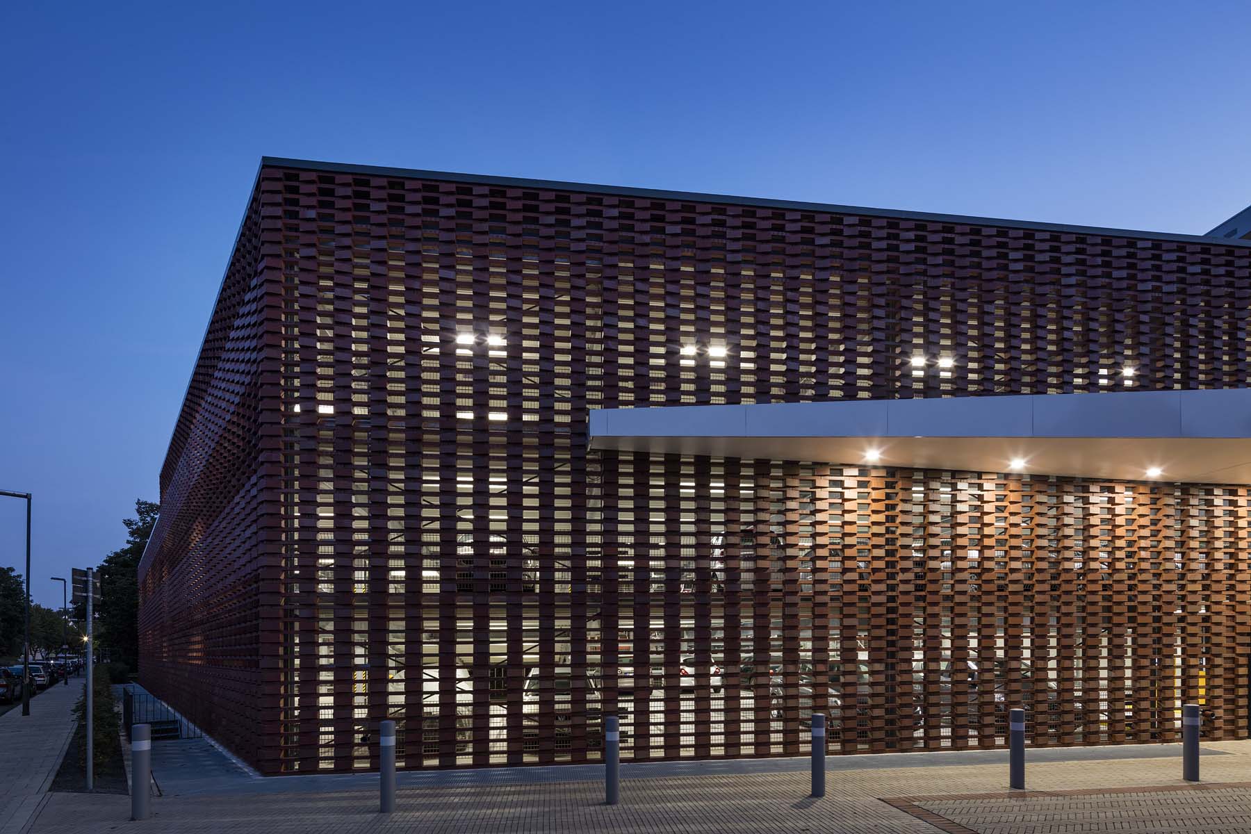 Parkhaus Düsseldorf Planbar Architekten       	 Architekturfotografie Jens Kirchner