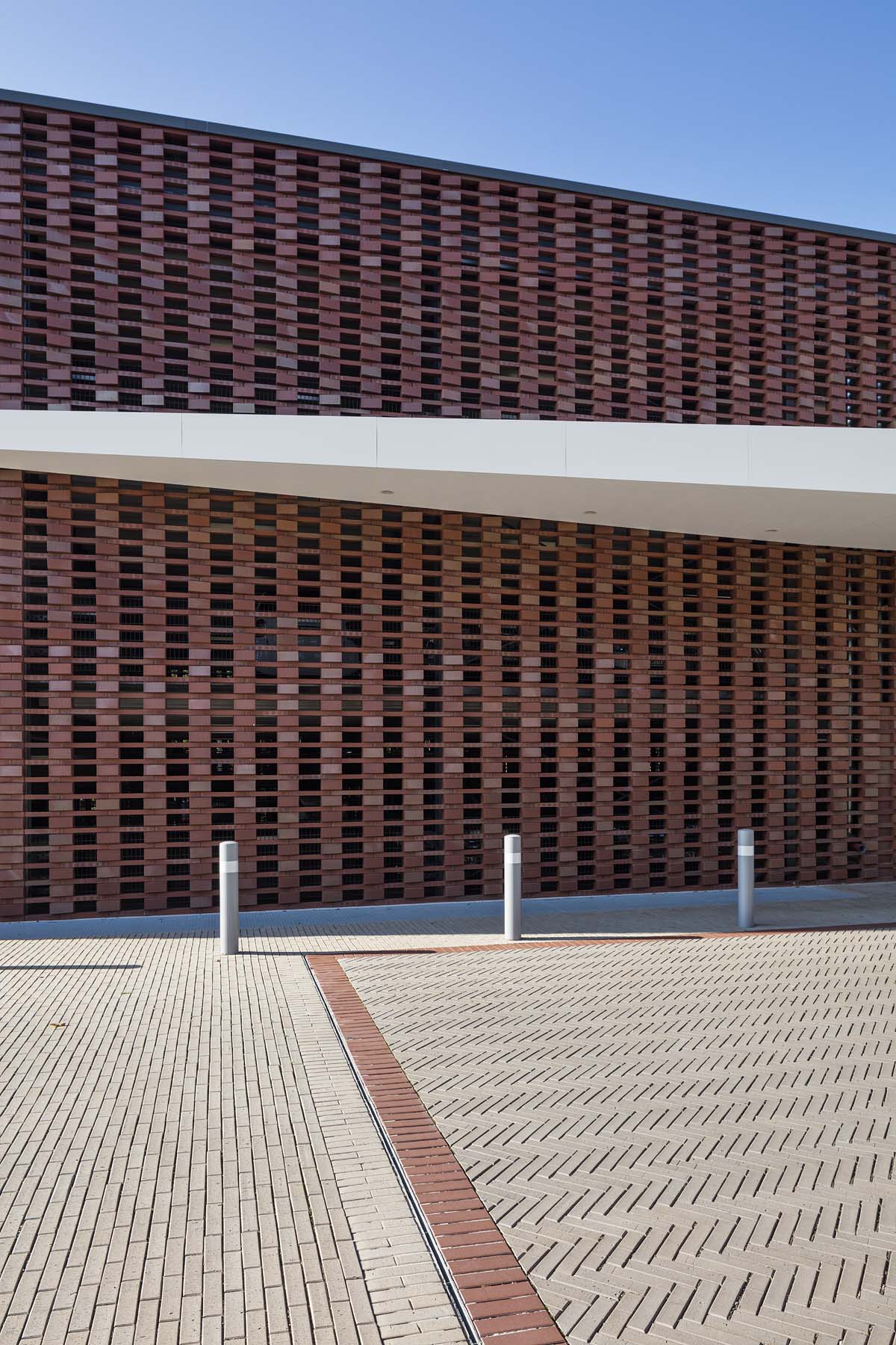 Parkhaus Düsseldorf Planbar Architekten       	 Architekturfotografie Jens Kirchner