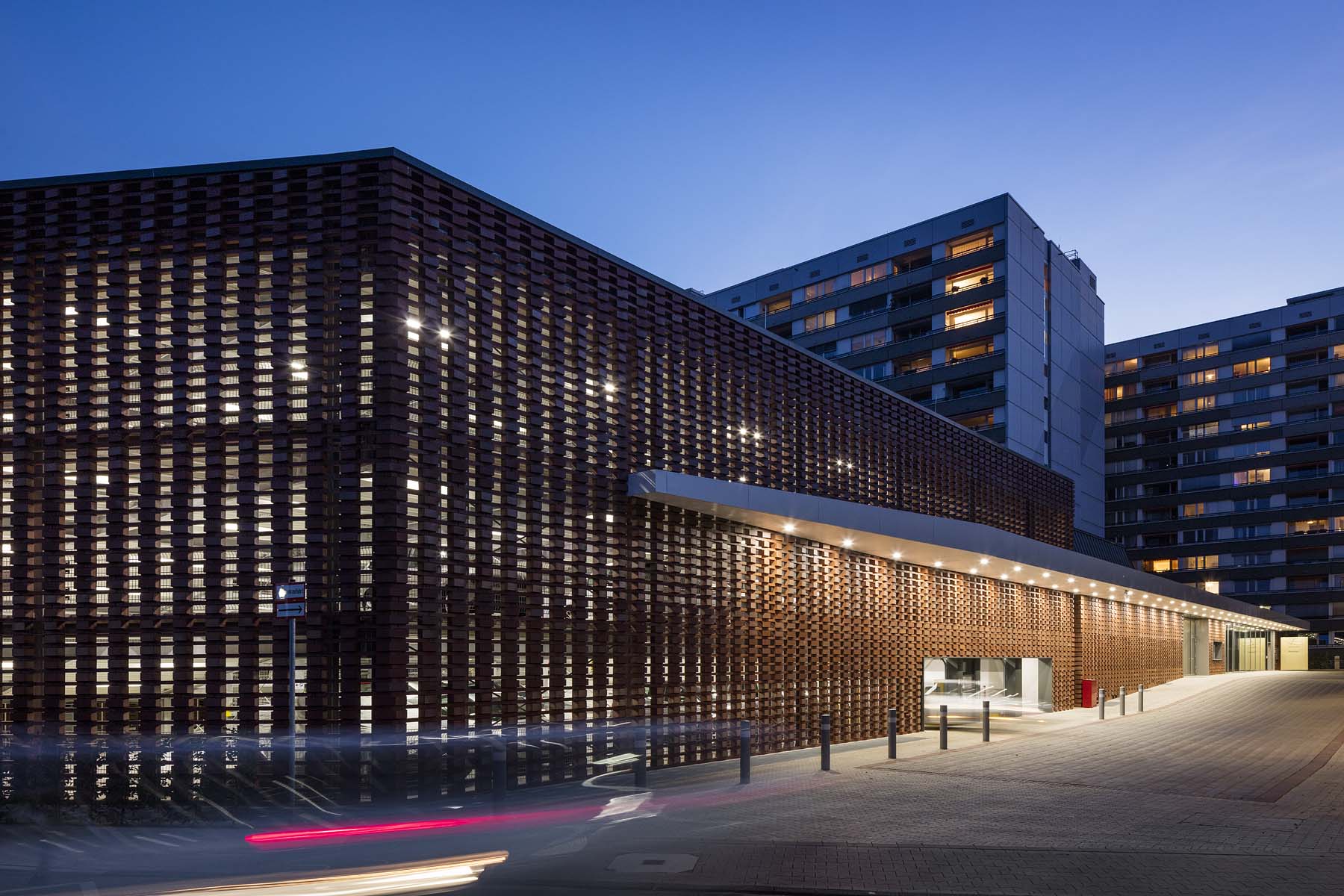 Parkhaus Düsseldorf Planbar Architekten       	 Architekturfotografie Jens Kirchner
