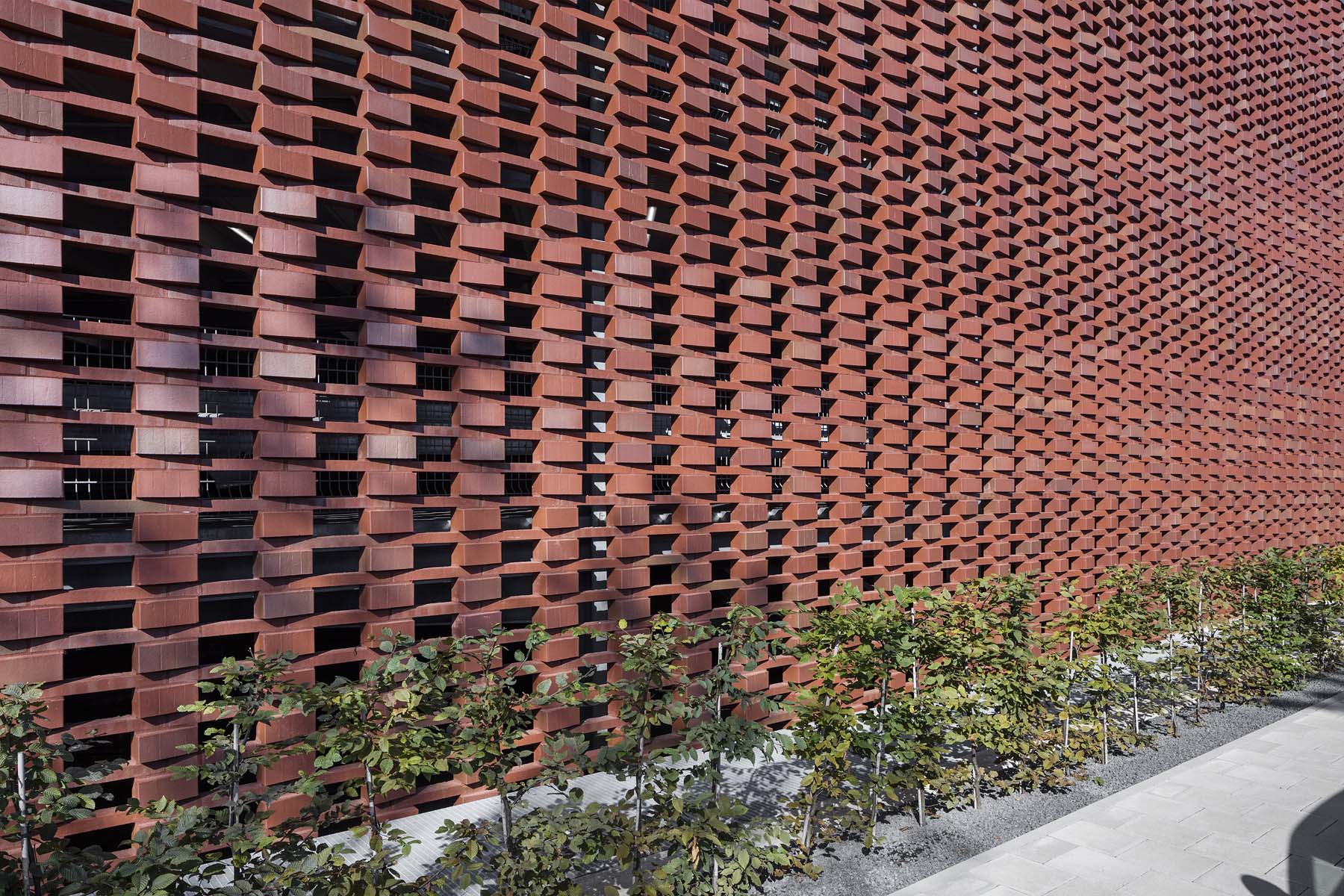 Parkhaus Düsseldorf Planbar Architekten       	 Architekturfotografie Jens Kirchner