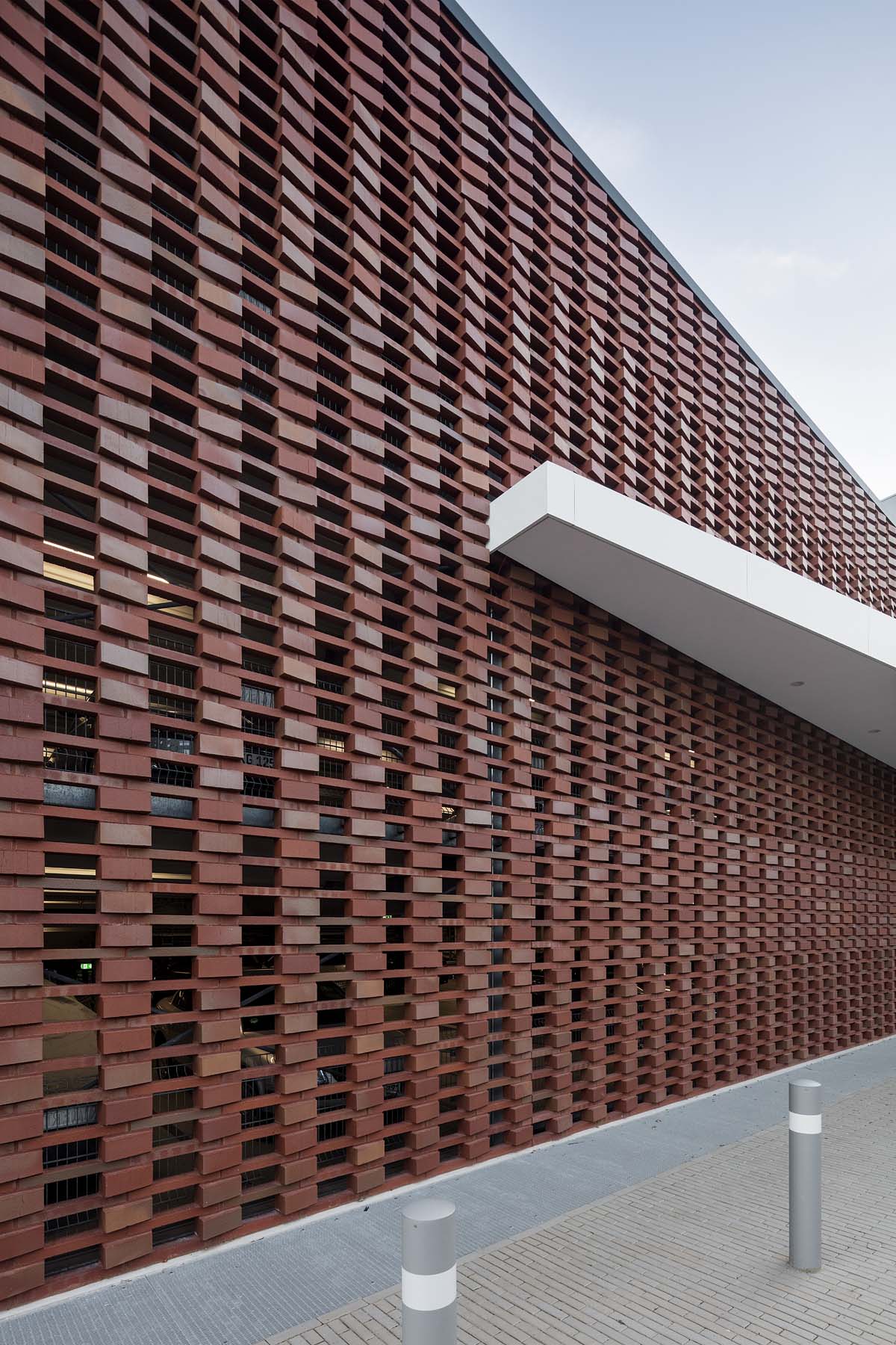 Parkhaus Düsseldorf Planbar Architekten       	 Architekturfotografie Jens Kirchner