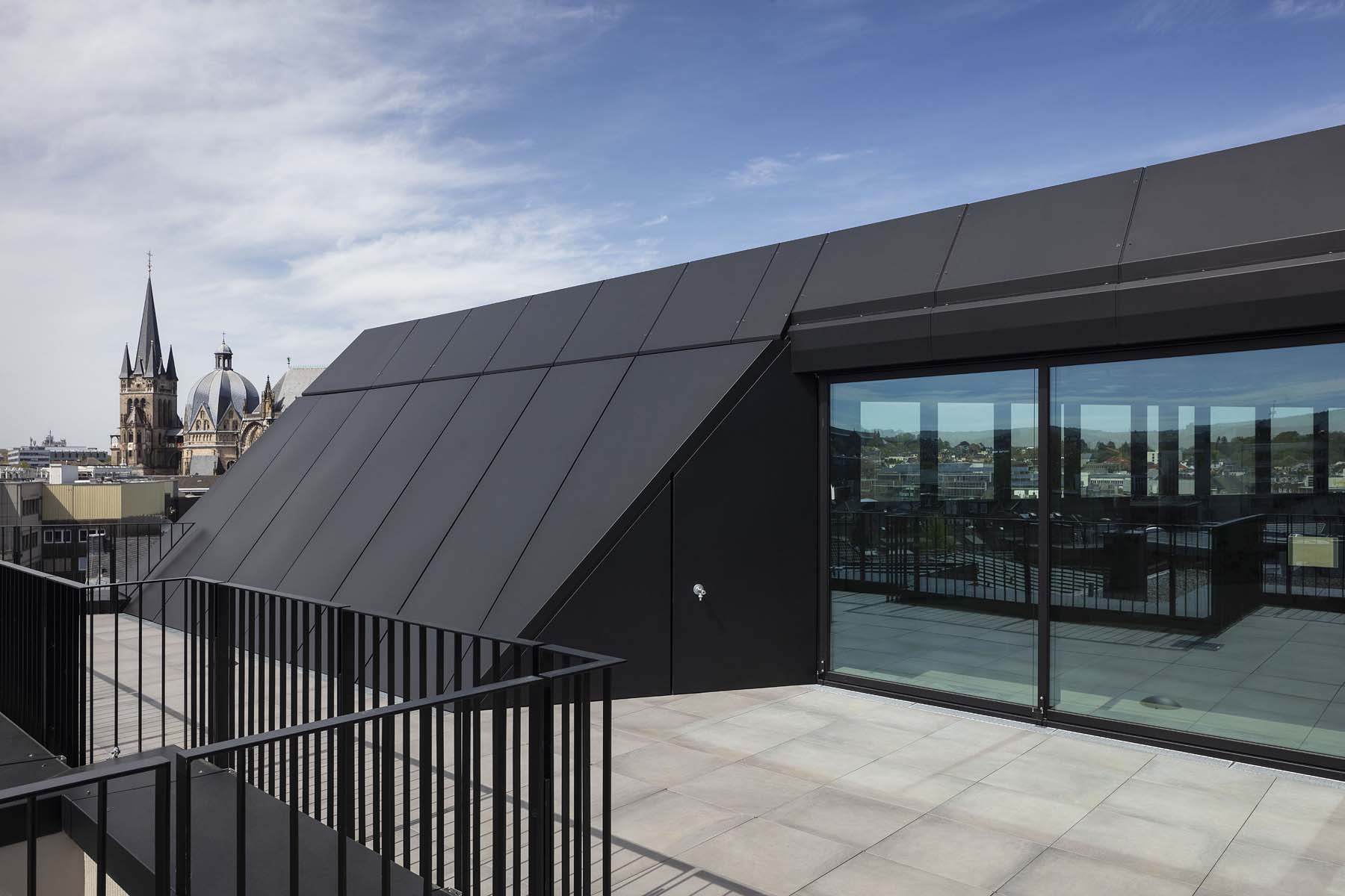 Bankhaus Aachen  Kadawittfeldarchitektur        	 Architekturfotografie Jens Kirchner