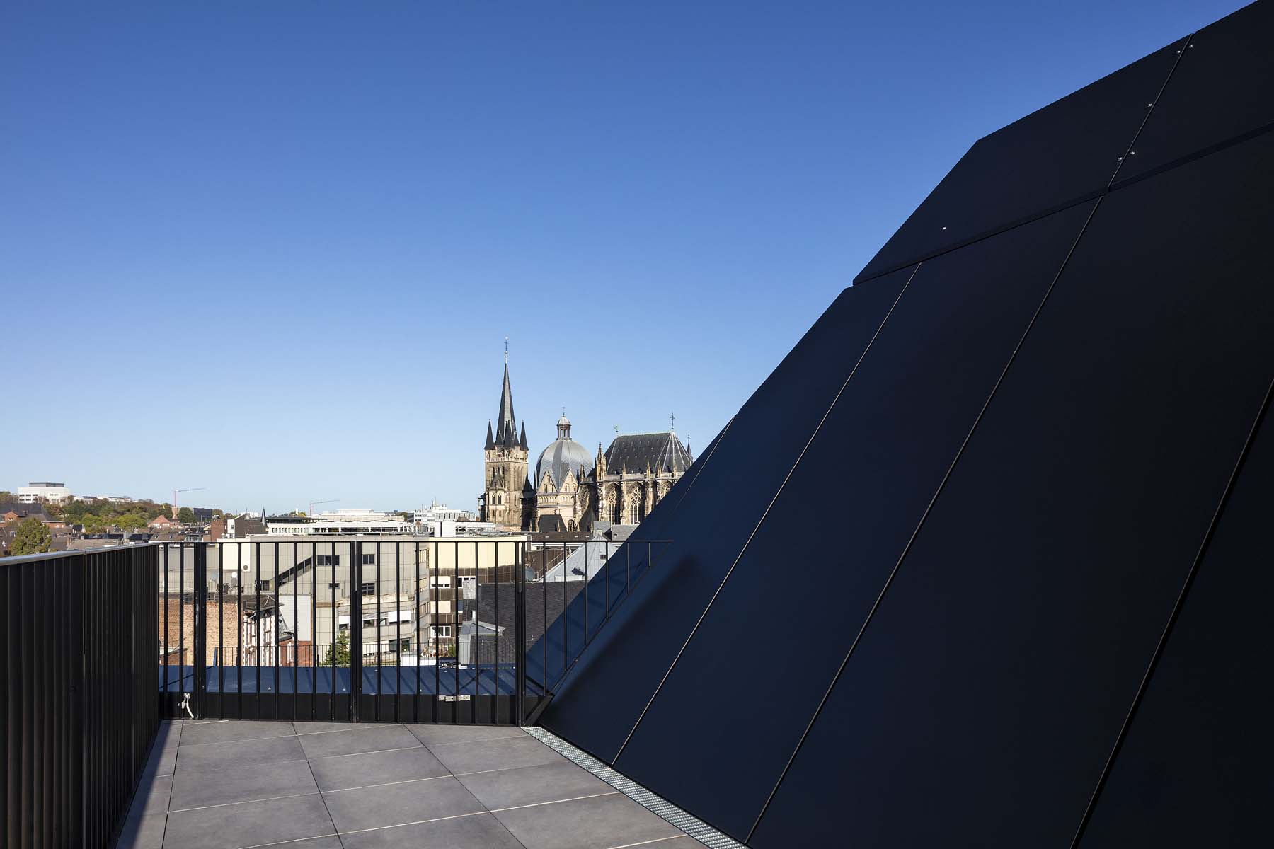 Bankhaus Aachen  Kadawittfeldarchitektur        	 Architekturfotografie Jens Kirchner